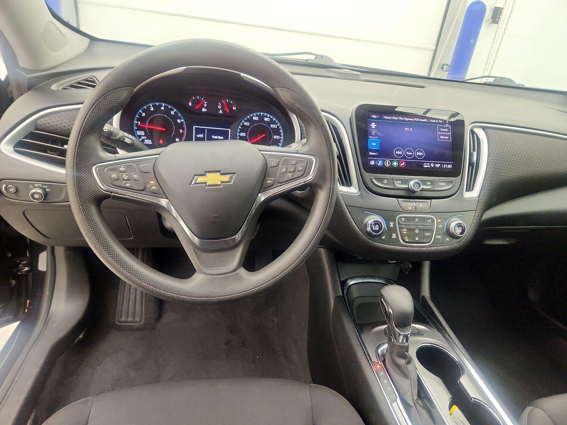 Thumbnail: 2023 Chevrolet Malibu - 9