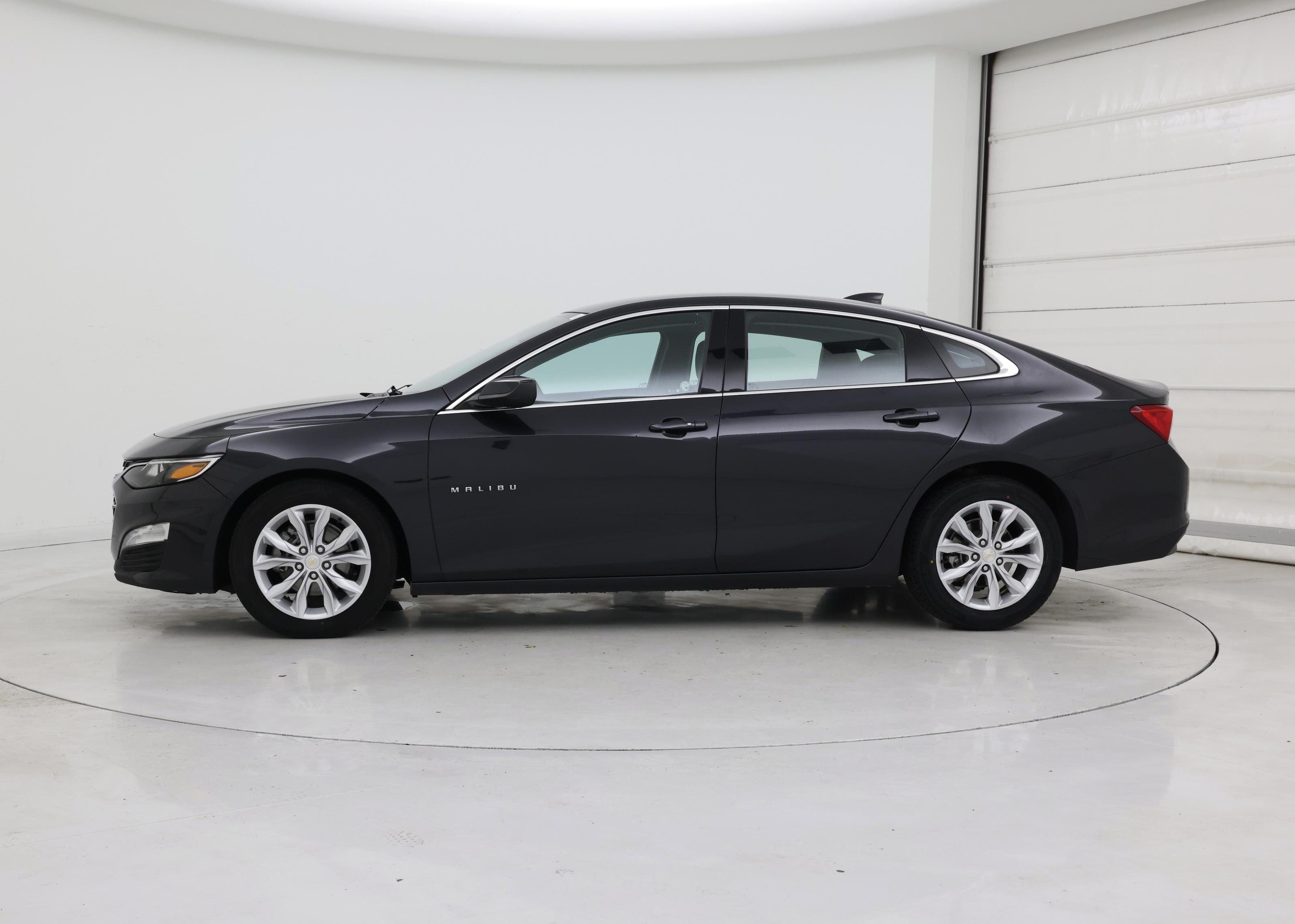Thumbnail: 2023 Chevrolet Malibu - 3