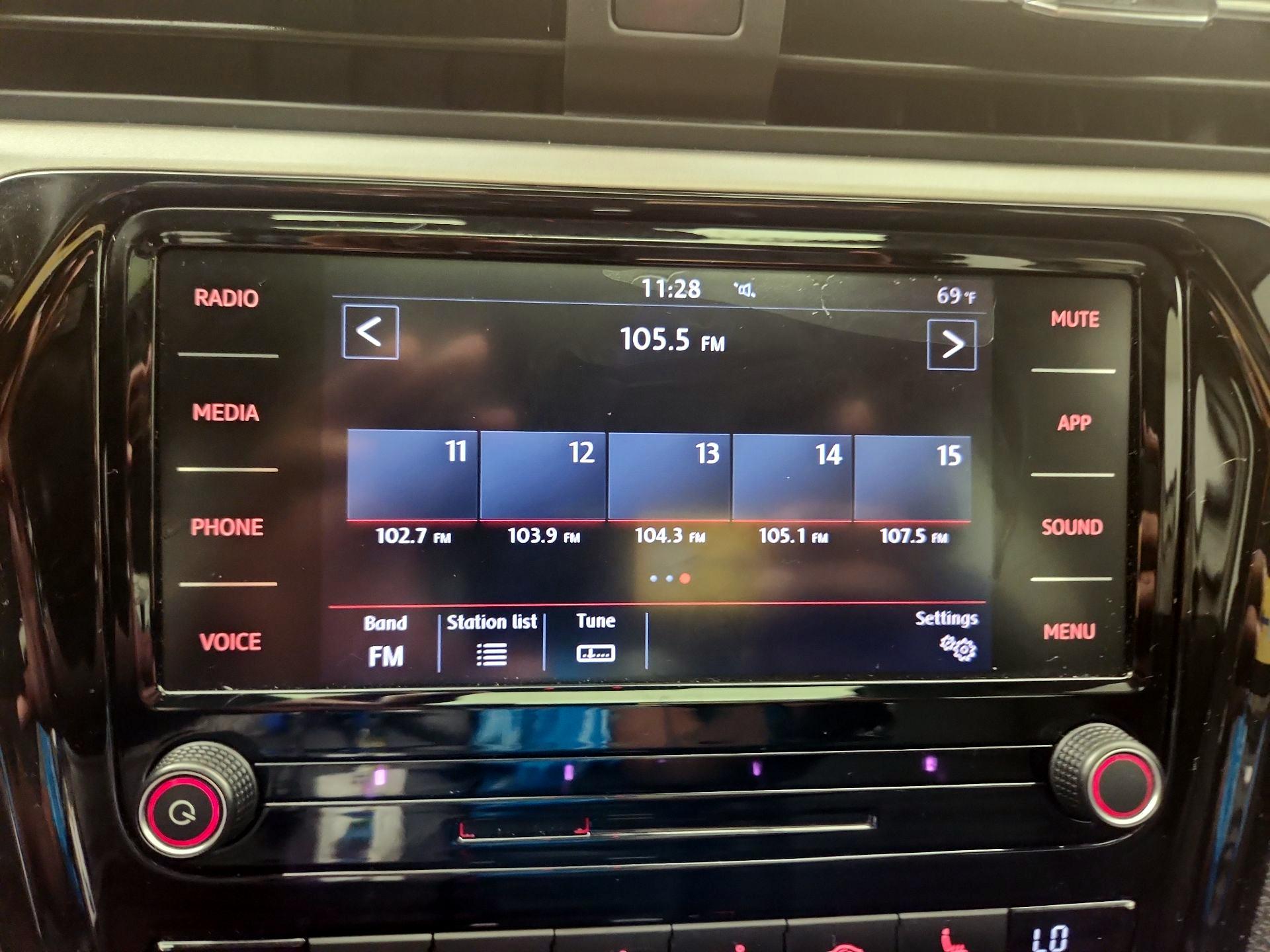 Thumbnail: 2021 Volkswagen Passat - 15