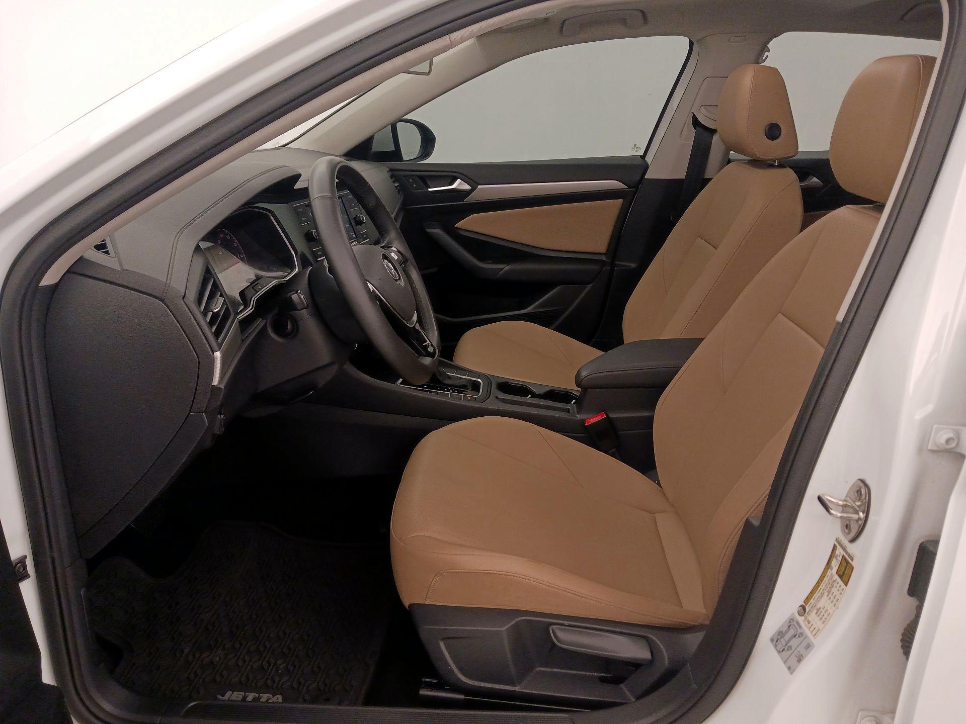 Thumbnail: 2020 Volkswagen Jetta - 11