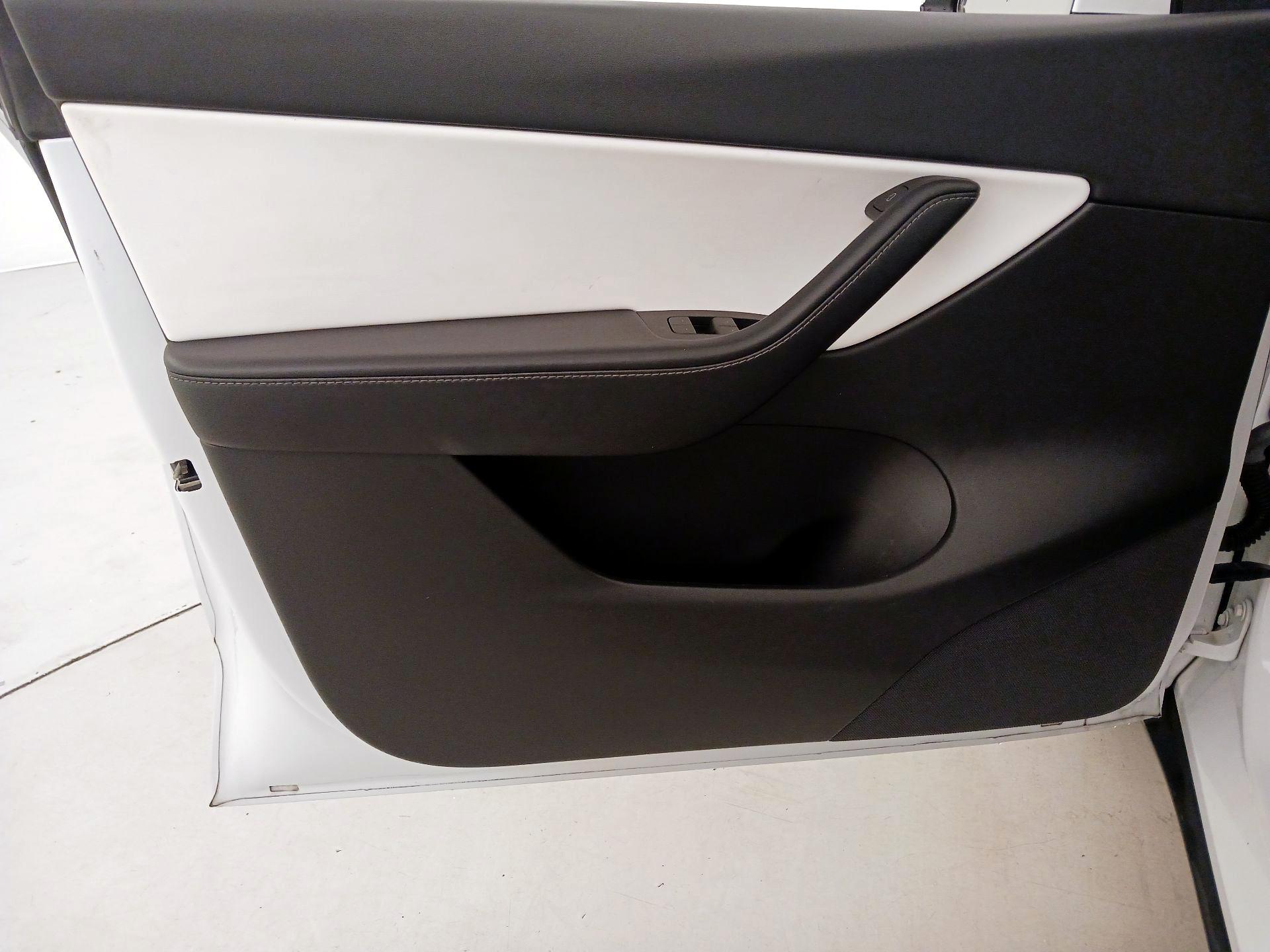 Thumbnail: 2022 Tesla Model Y - 12