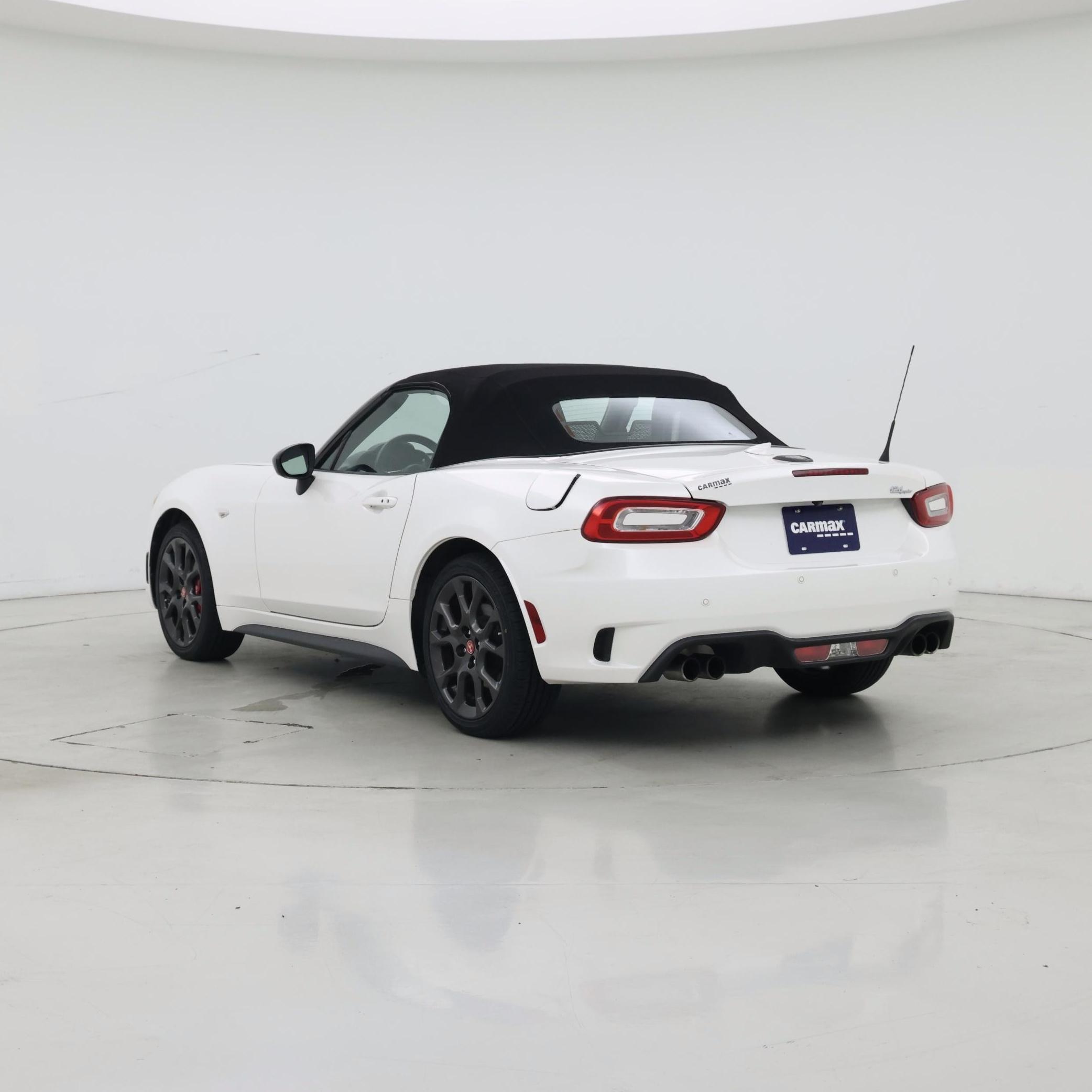 Thumbnail: 2018 Fiat 124 Spider - 2