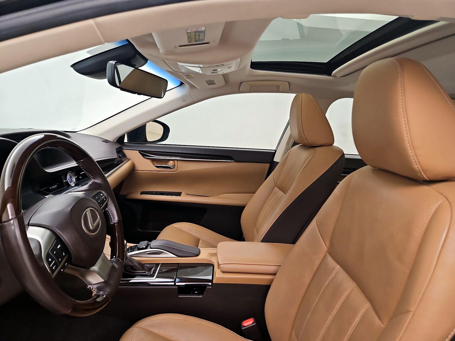 Thumbnail: 2016 Lexus ES - 20