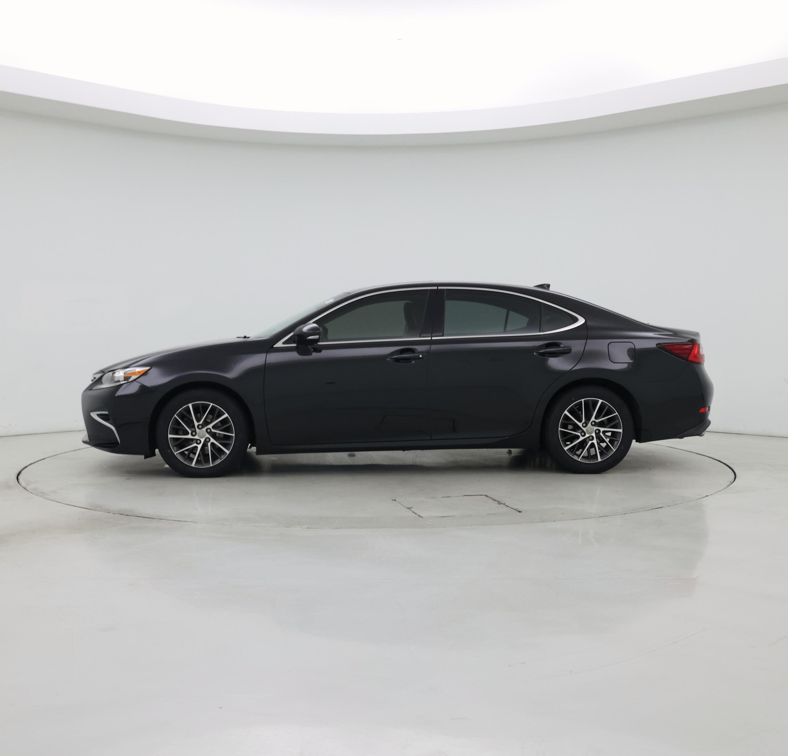 Thumbnail: 2016 Lexus ES - 3