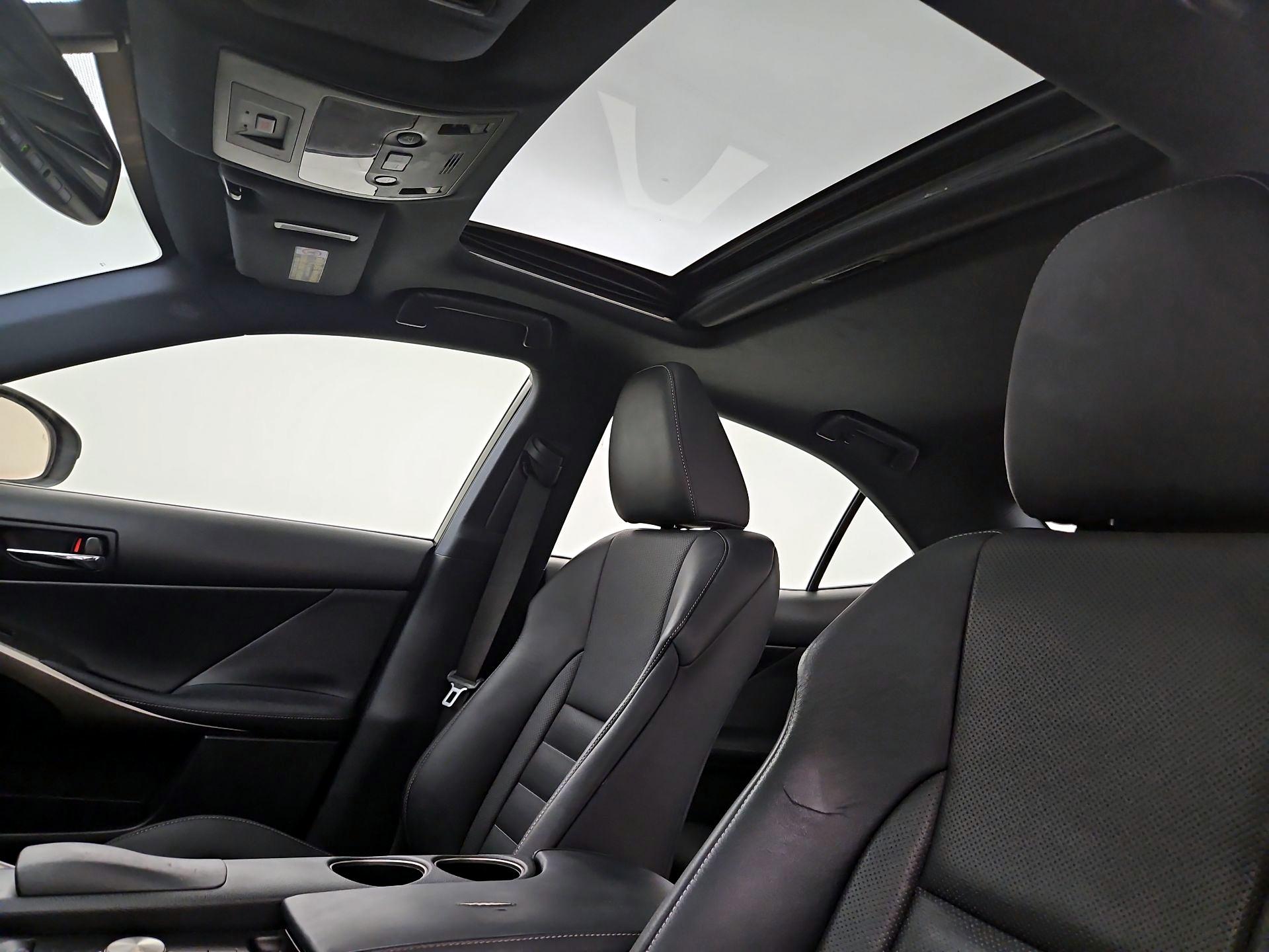 Thumbnail: 2015 Lexus IS - 20