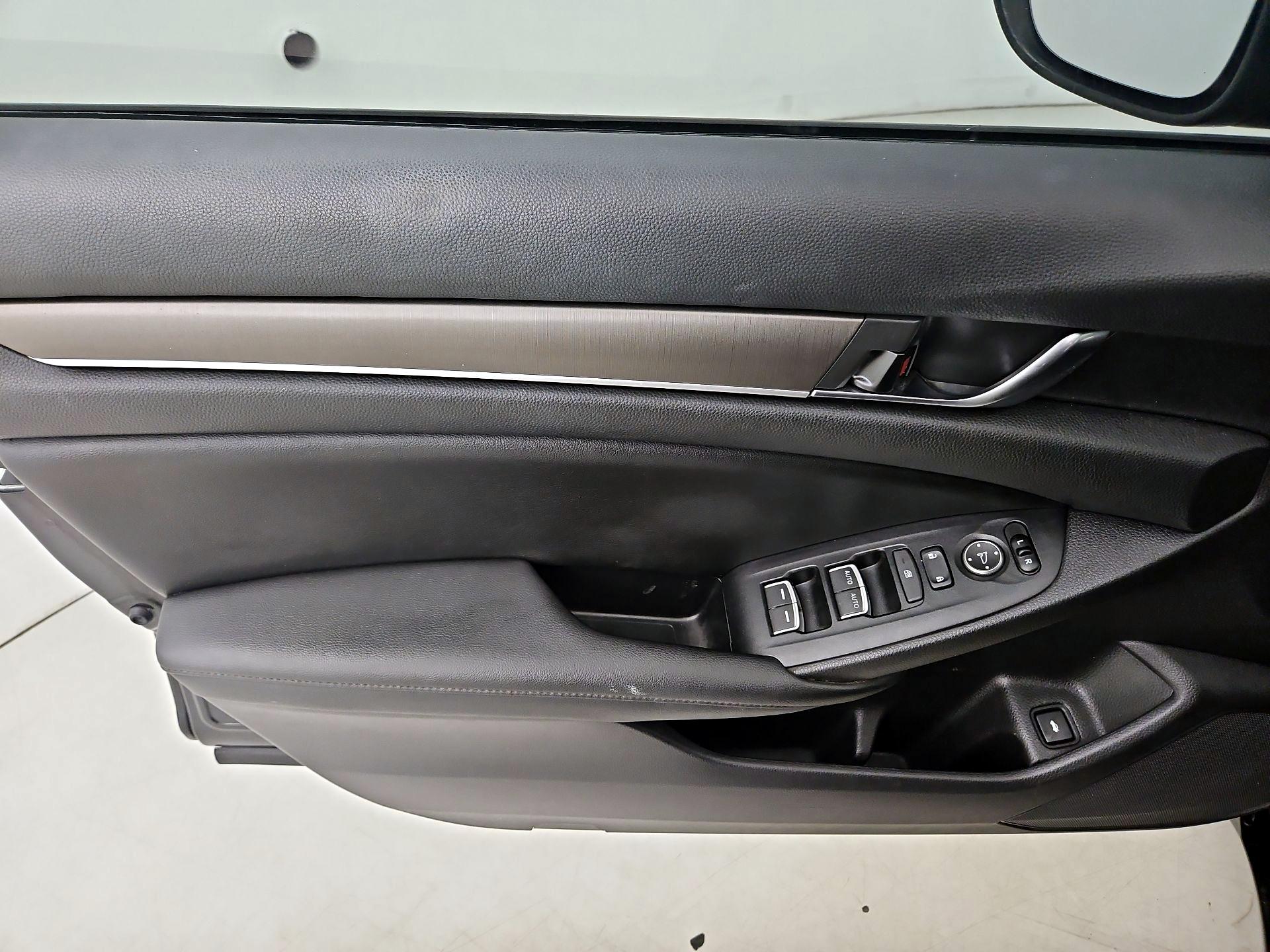 Thumbnail: 2019 Honda Accord - 12