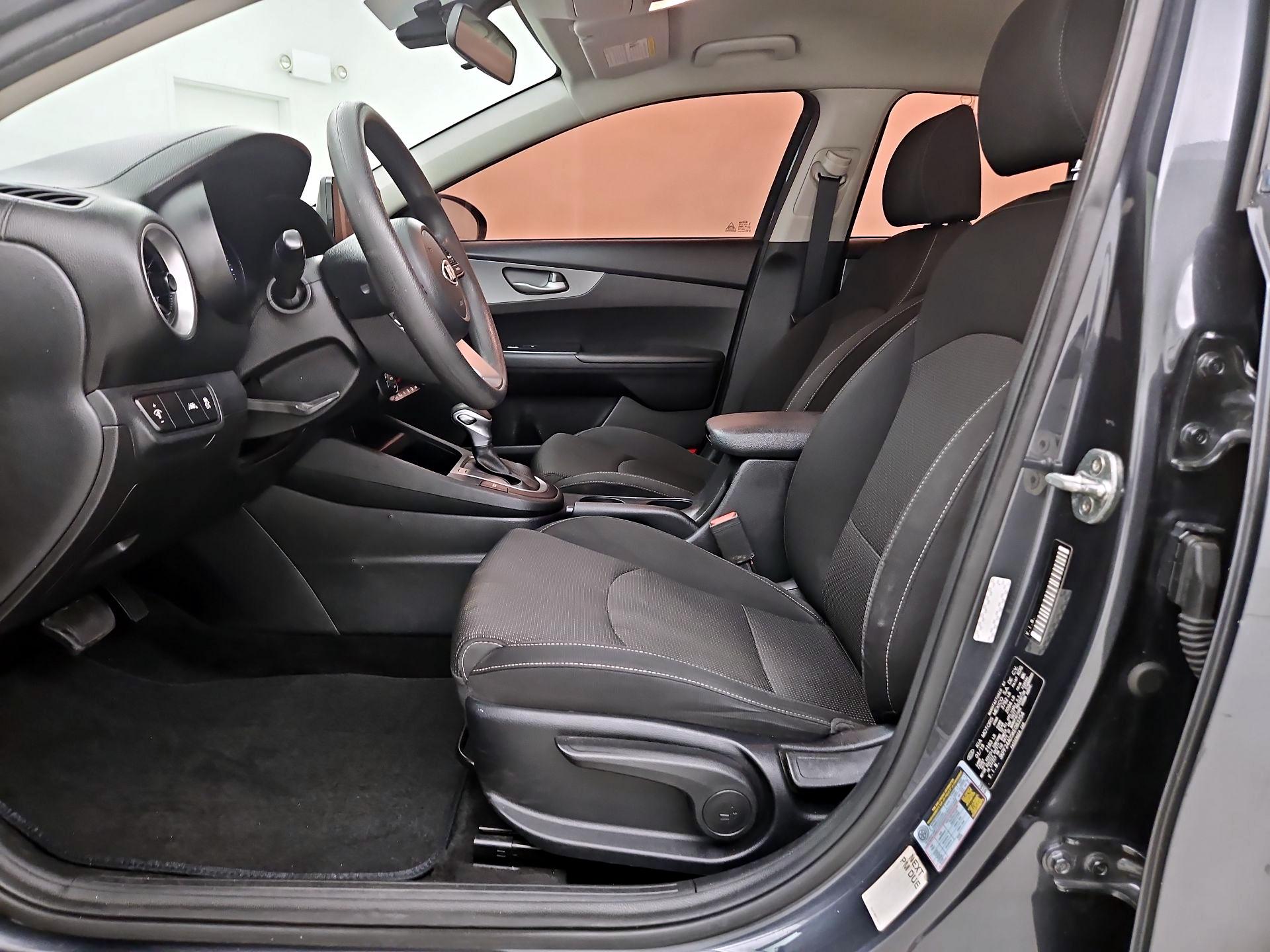 Thumbnail: 2019 Kia Forte - 11