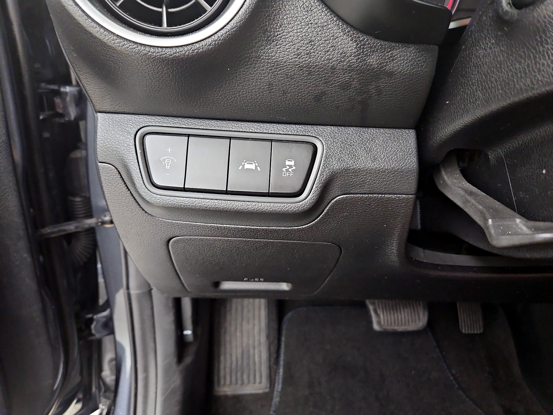 Thumbnail: 2019 Kia Forte - 13