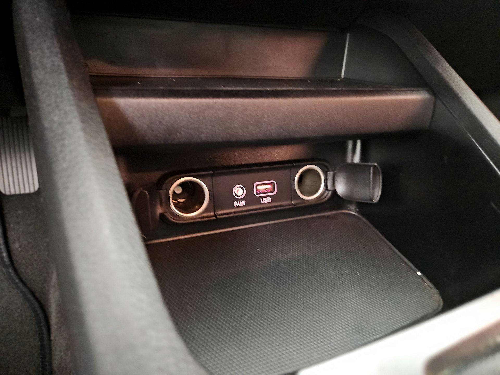 Thumbnail: 2019 Kia Forte - 18