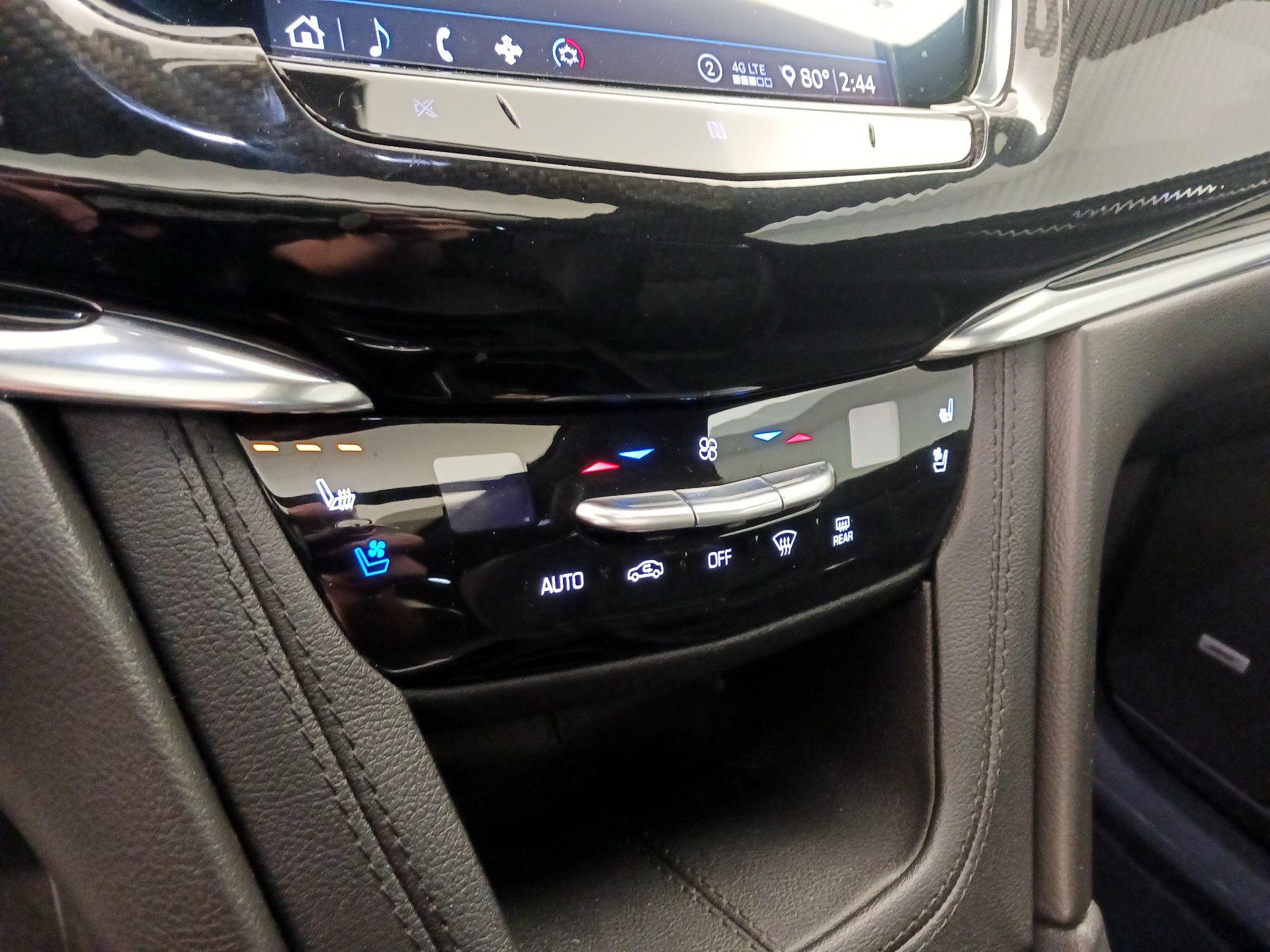 Thumbnail: 2020 Cadillac XT6 - 16