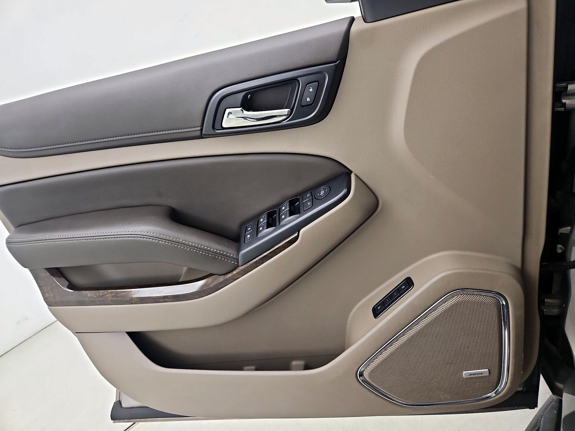 Thumbnail: 2019 Chevrolet Suburban - 12