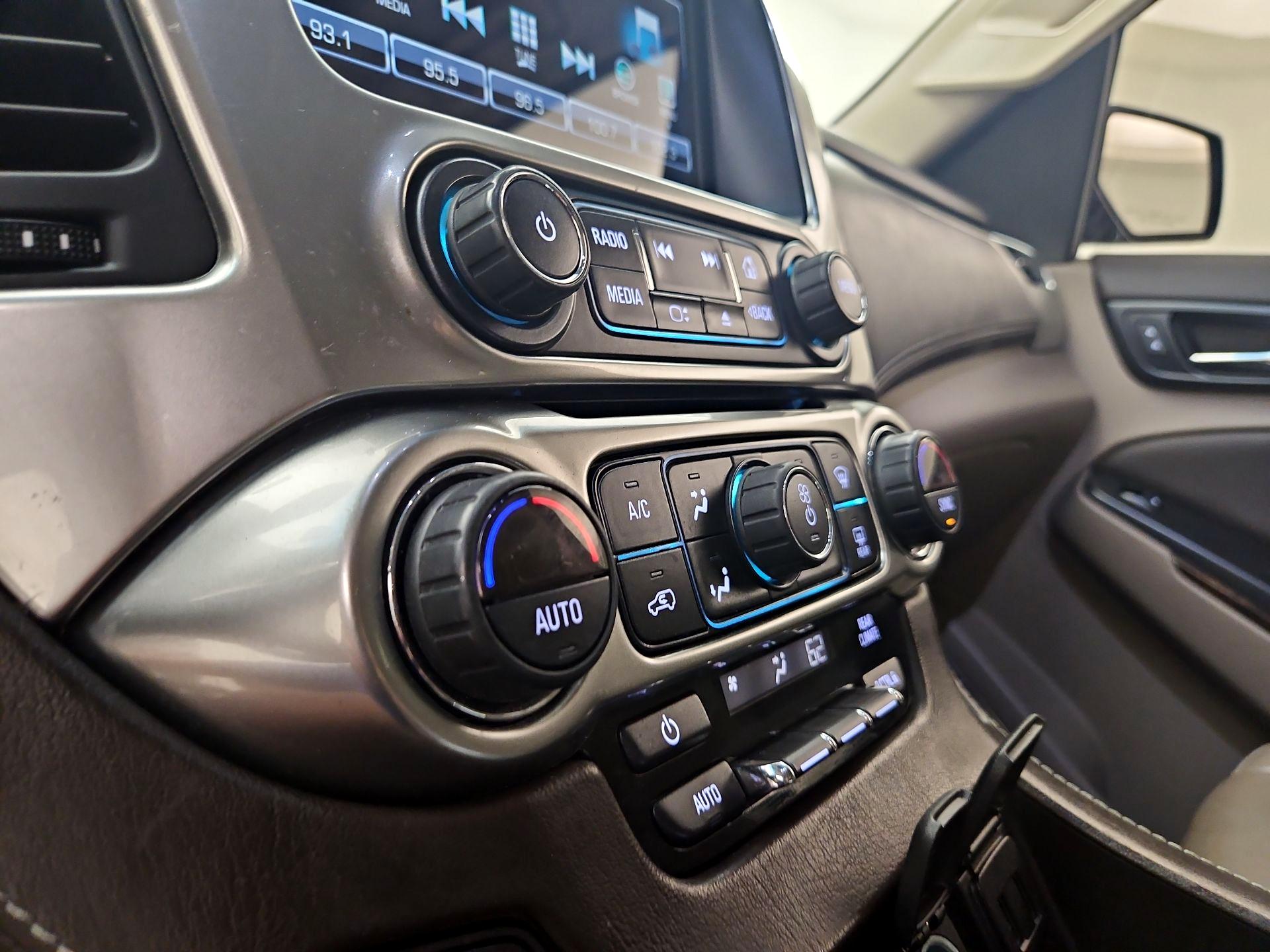 Thumbnail: 2019 Chevrolet Suburban - 17