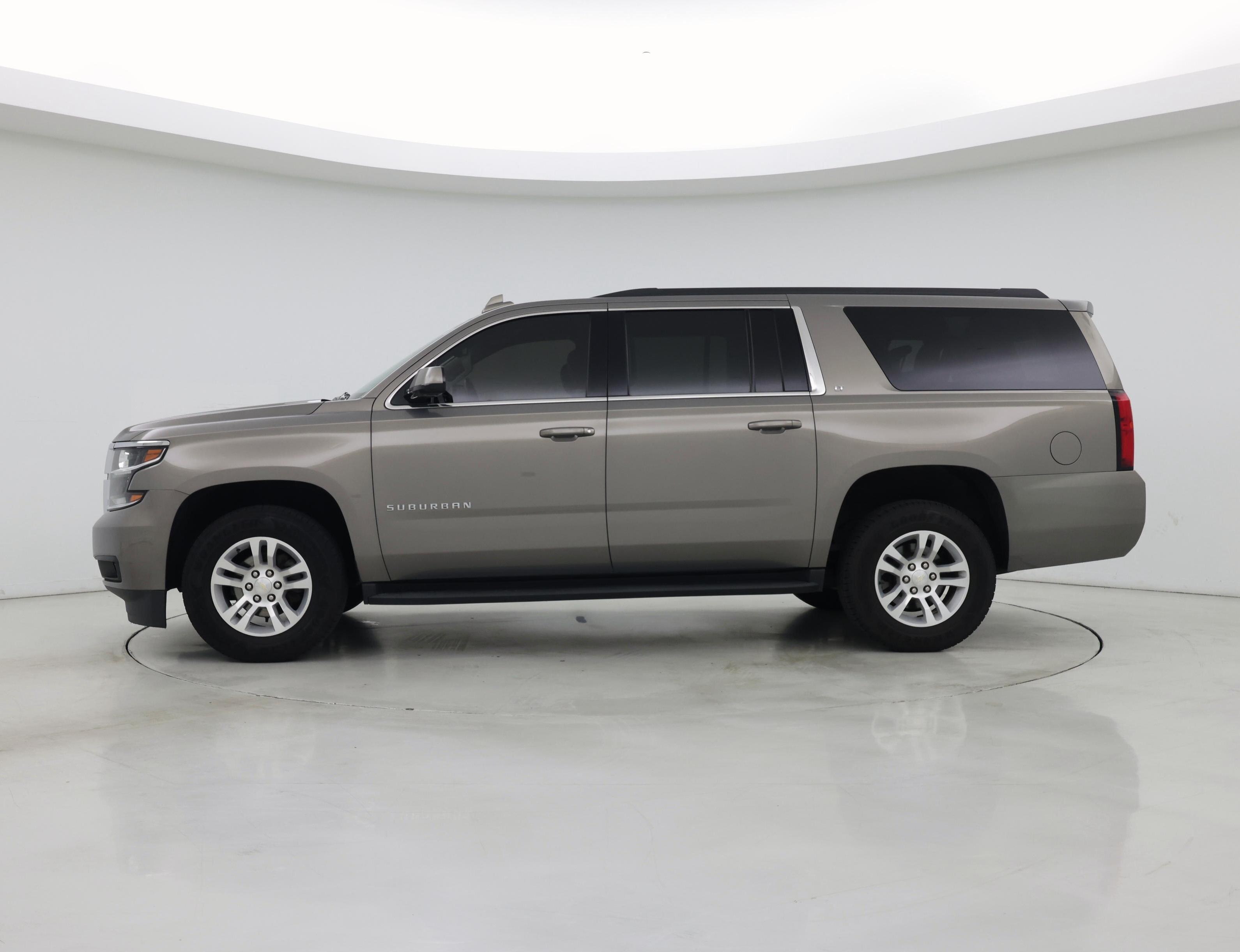 Thumbnail: 2019 Chevrolet Suburban - 3