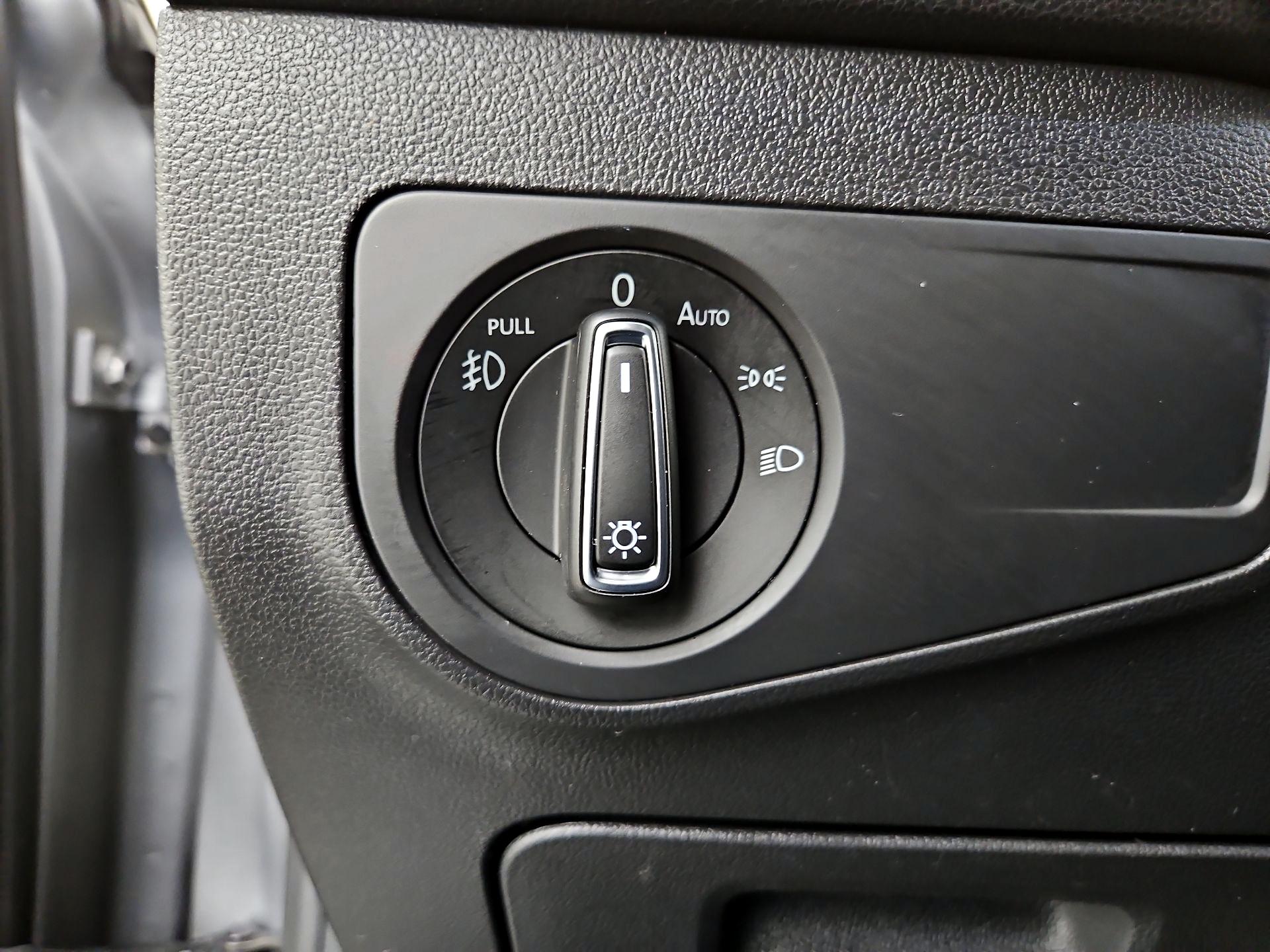 Thumbnail: 2021 Volkswagen Tiguan - 13