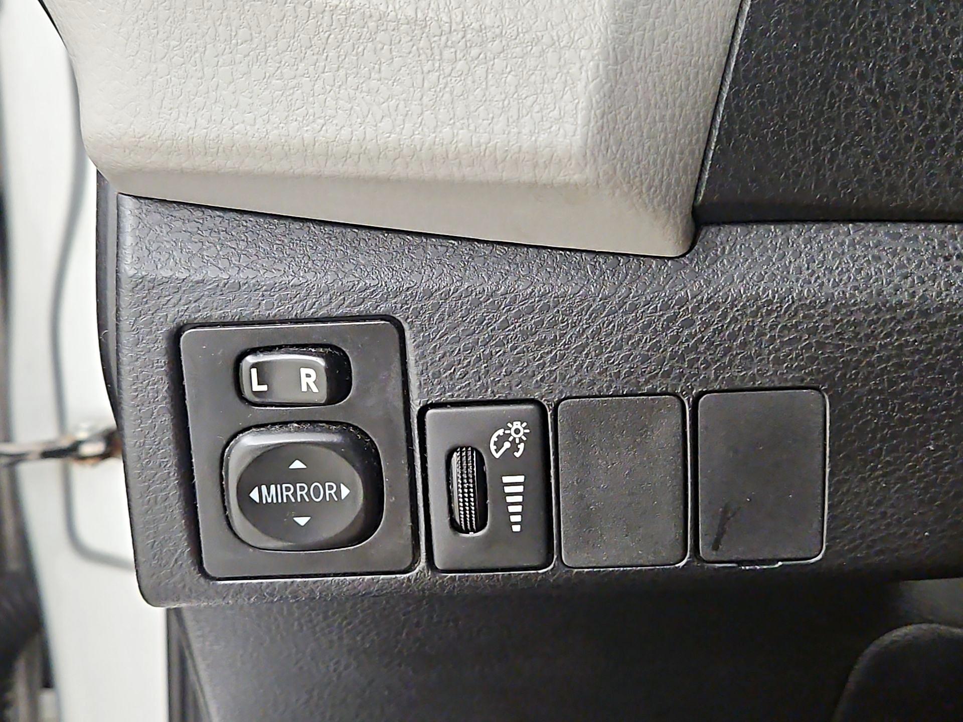 Thumbnail: 2014 Toyota Corolla - 13