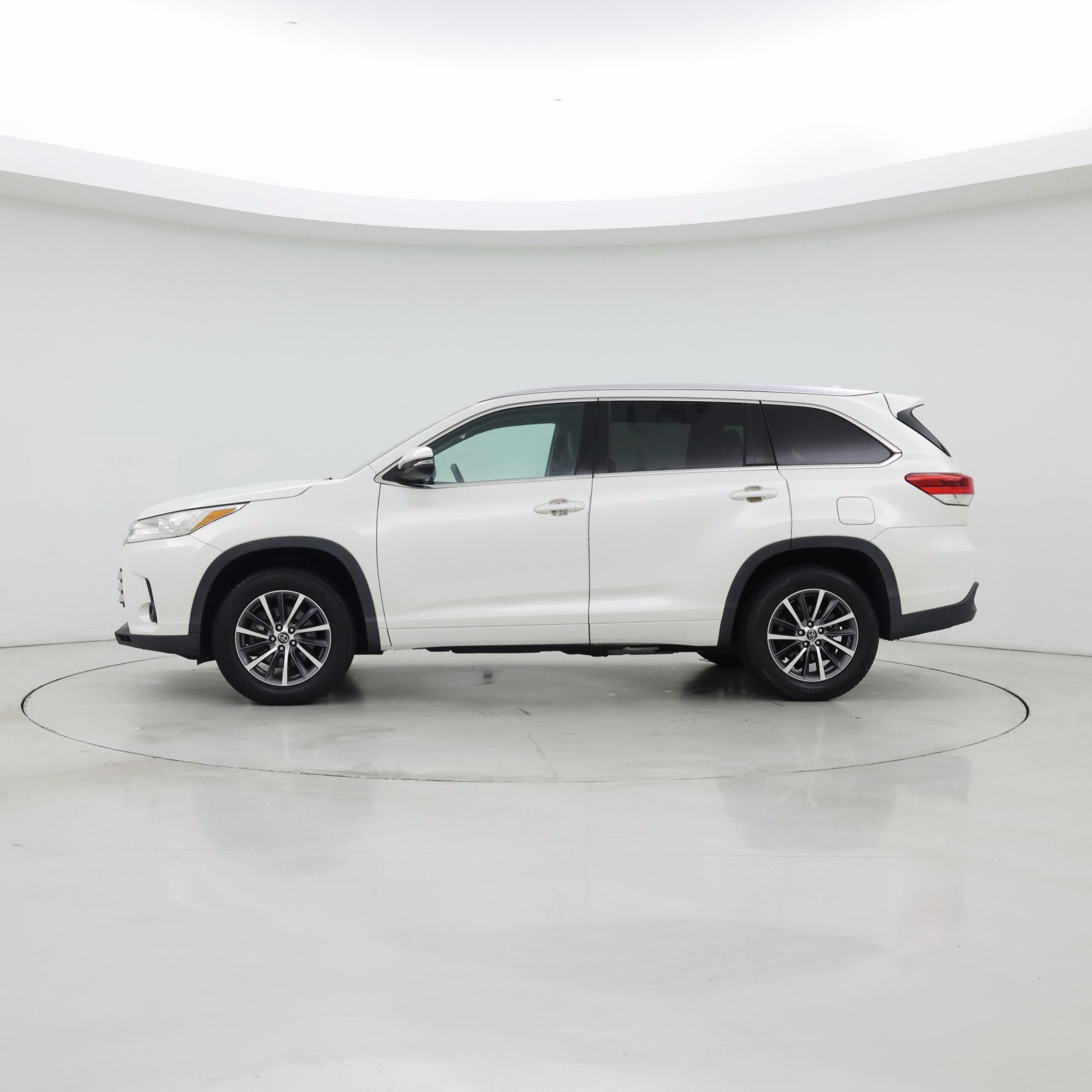 Thumbnail: 2018 Toyota Highlander - 3