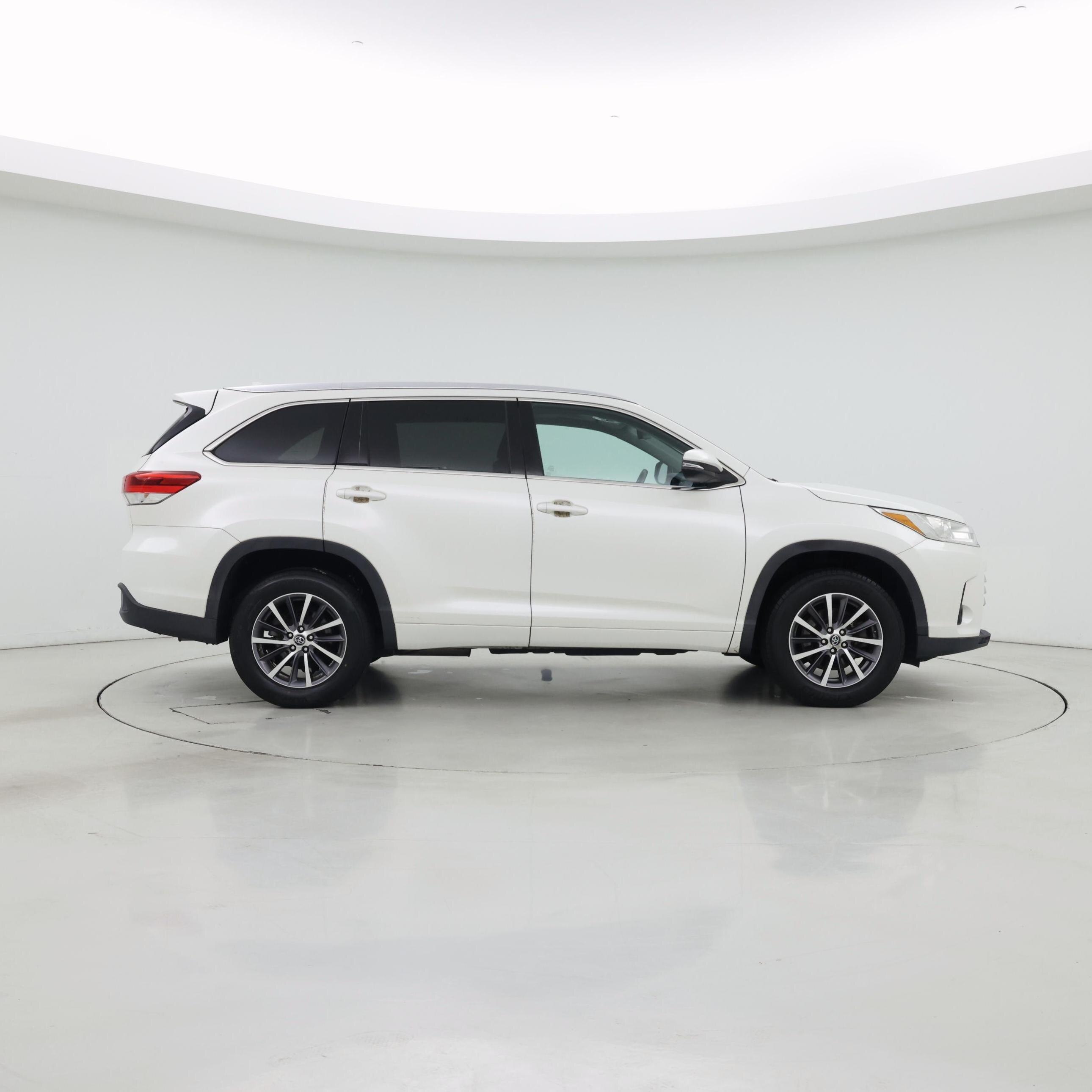 Thumbnail: 2018 Toyota Highlander - 7