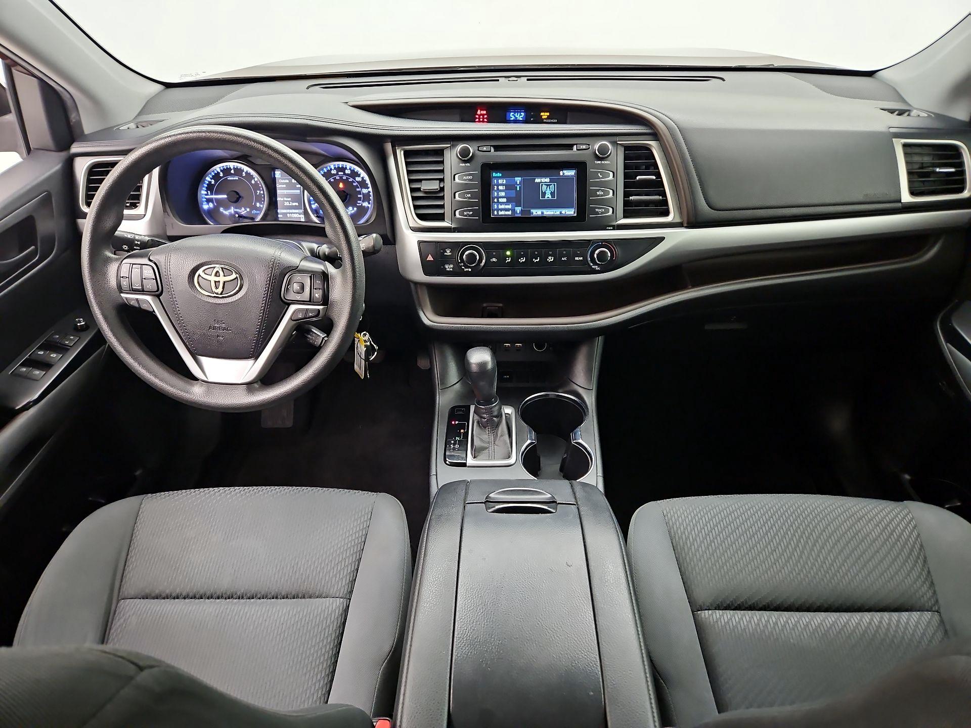 Thumbnail: 2019 Toyota Highlander - 9