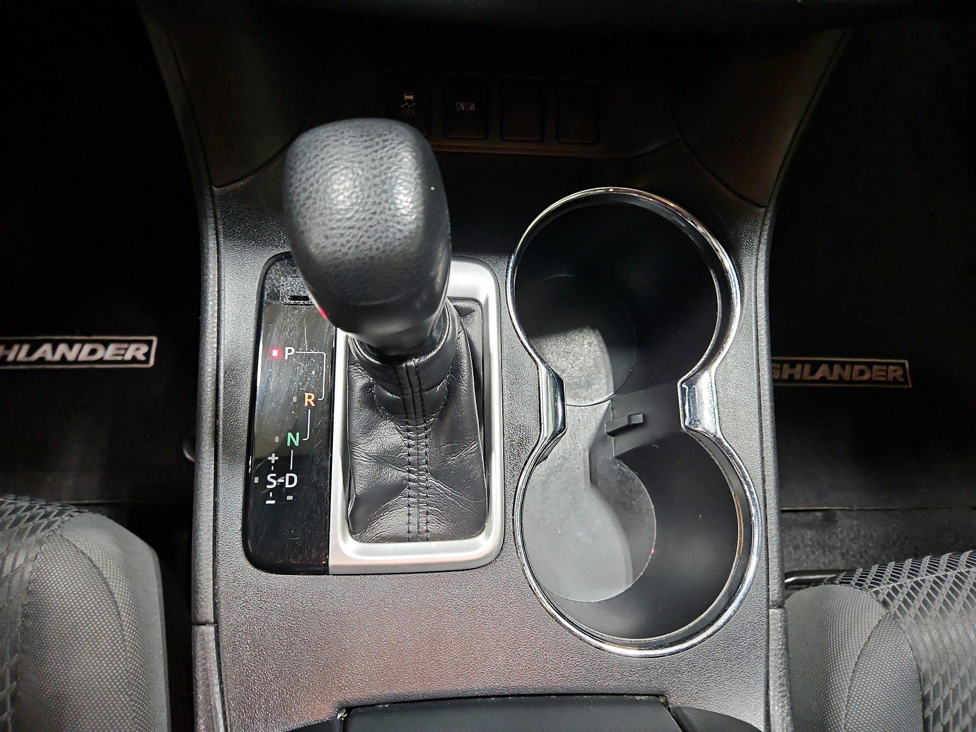 Thumbnail: 2019 Toyota Highlander - 17