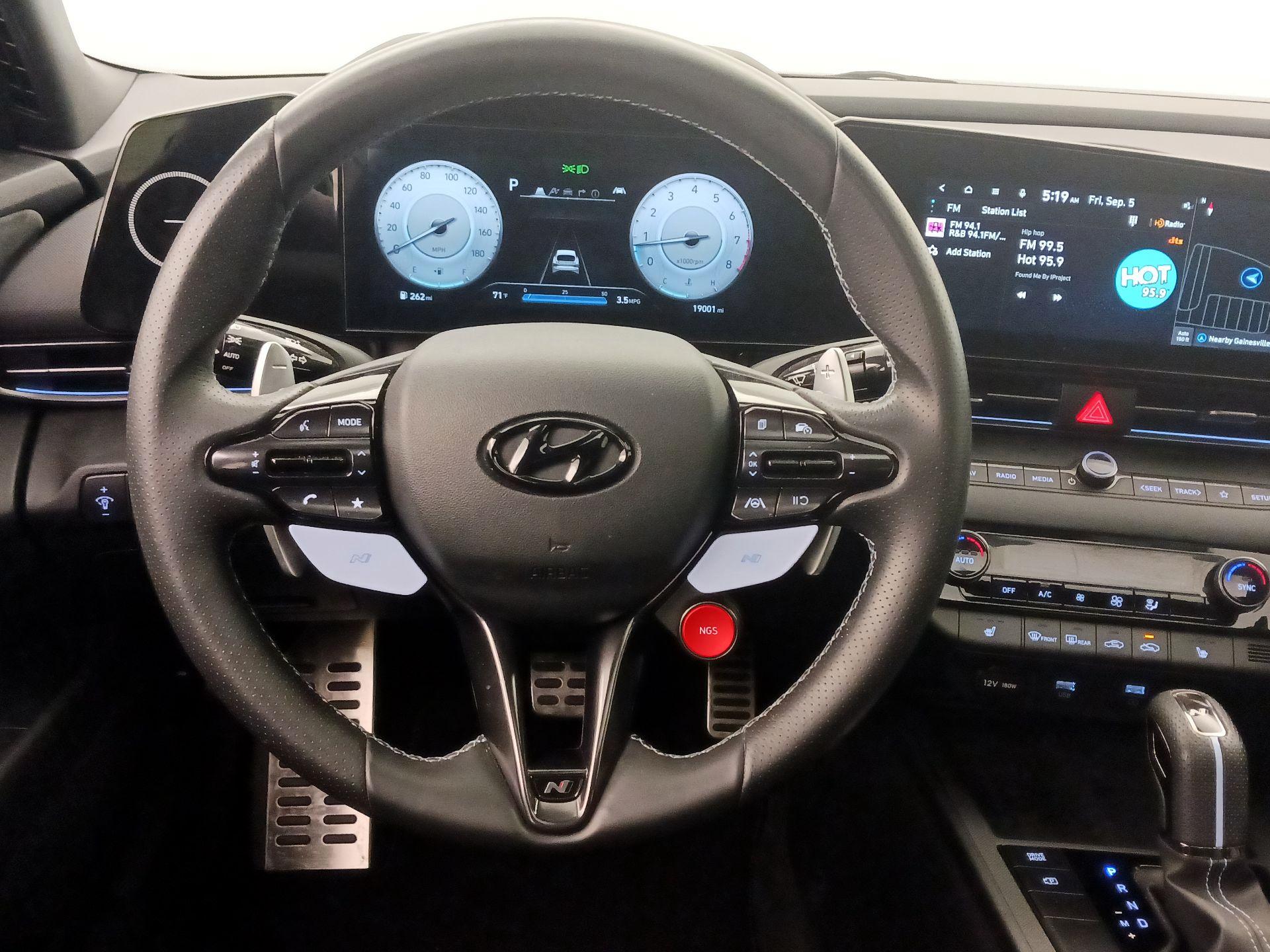 Thumbnail: 2023 Hyundai Elantra - 10