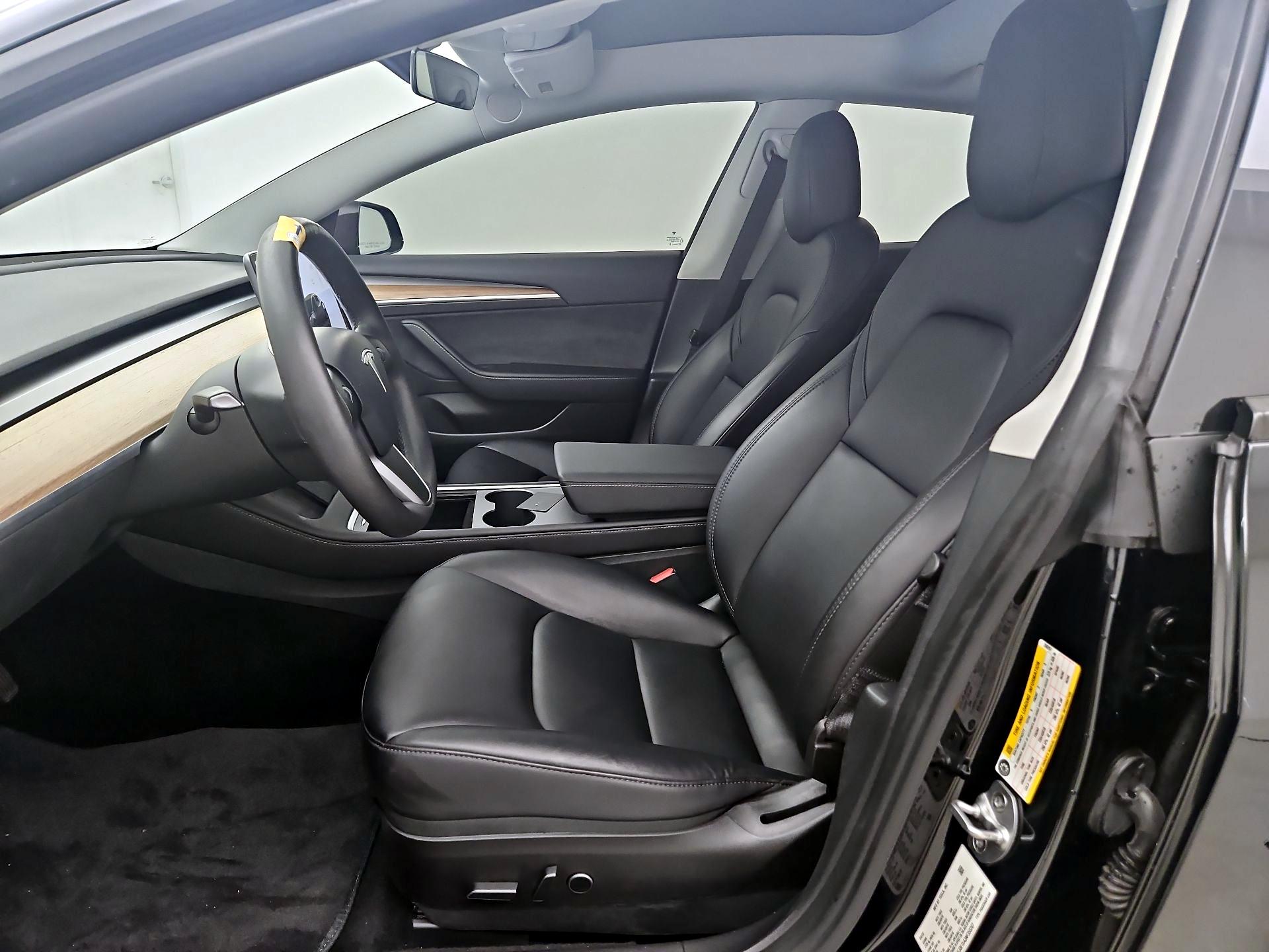 Thumbnail: 2022 Tesla Model 3 - 11