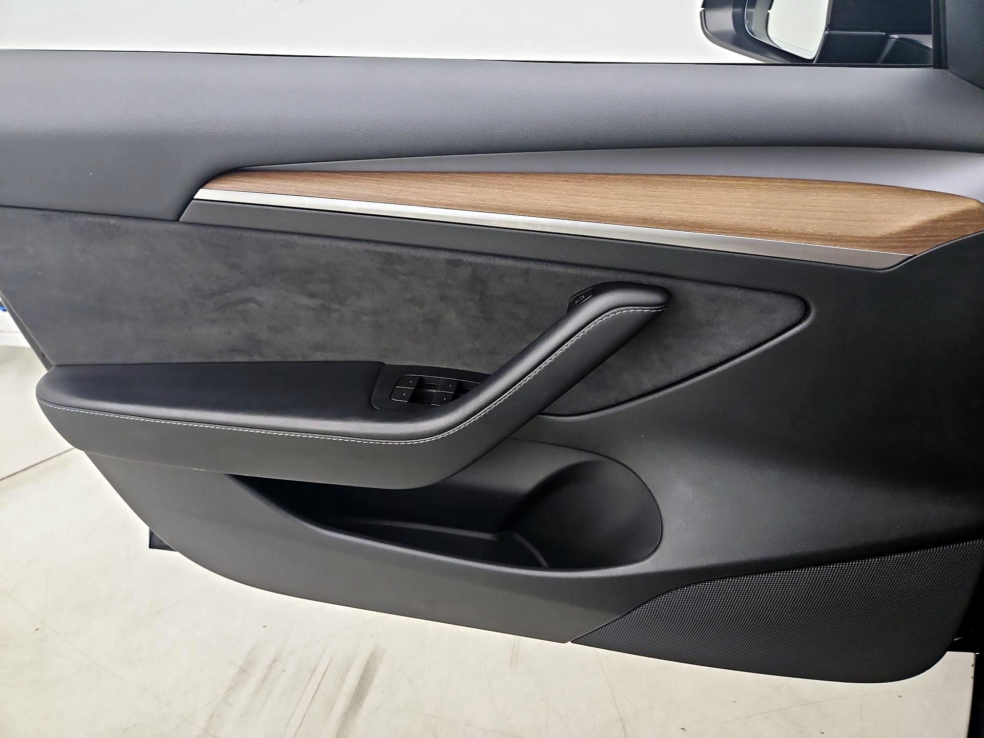 Thumbnail: 2022 Tesla Model 3 - 12