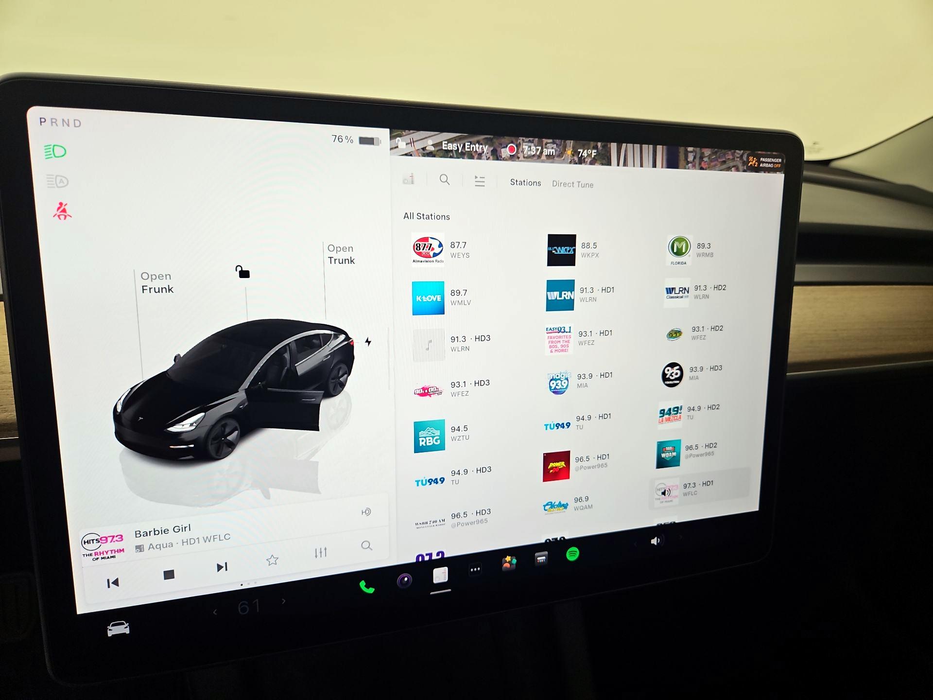 Thumbnail: 2022 Tesla Model 3 - 15