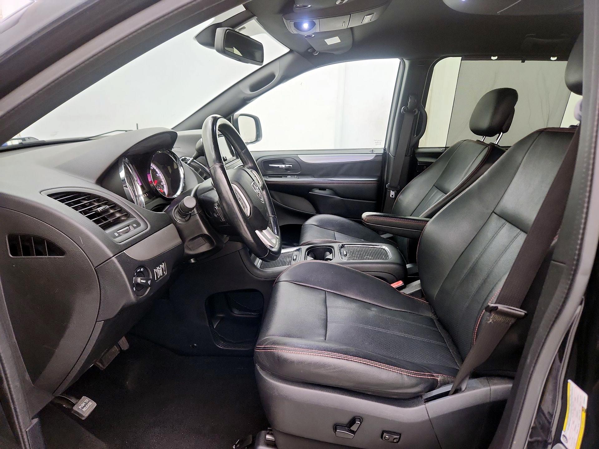 Thumbnail: 2020 Dodge Grand Caravan - 11