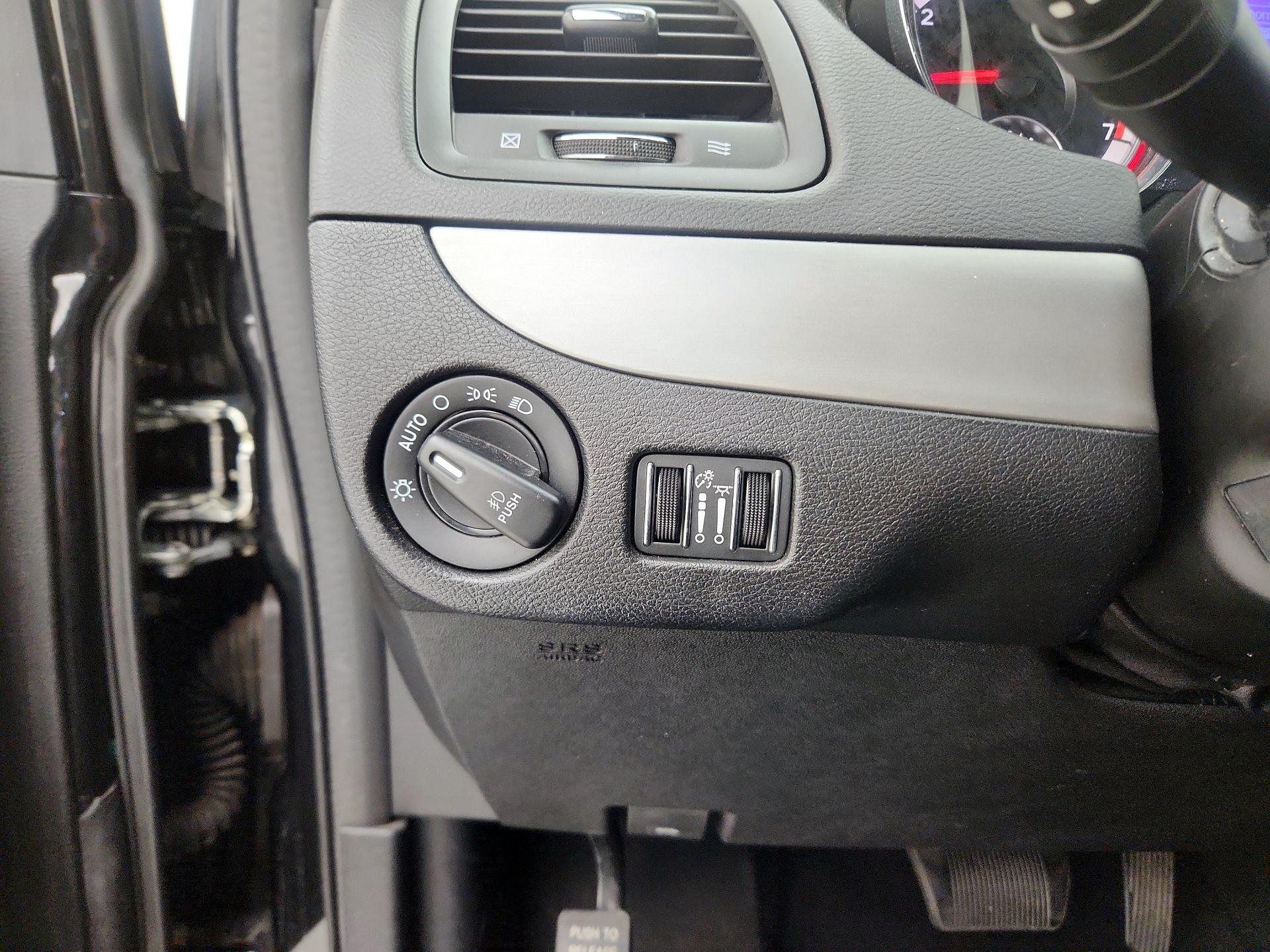 Thumbnail: 2020 Dodge Grand Caravan - 13