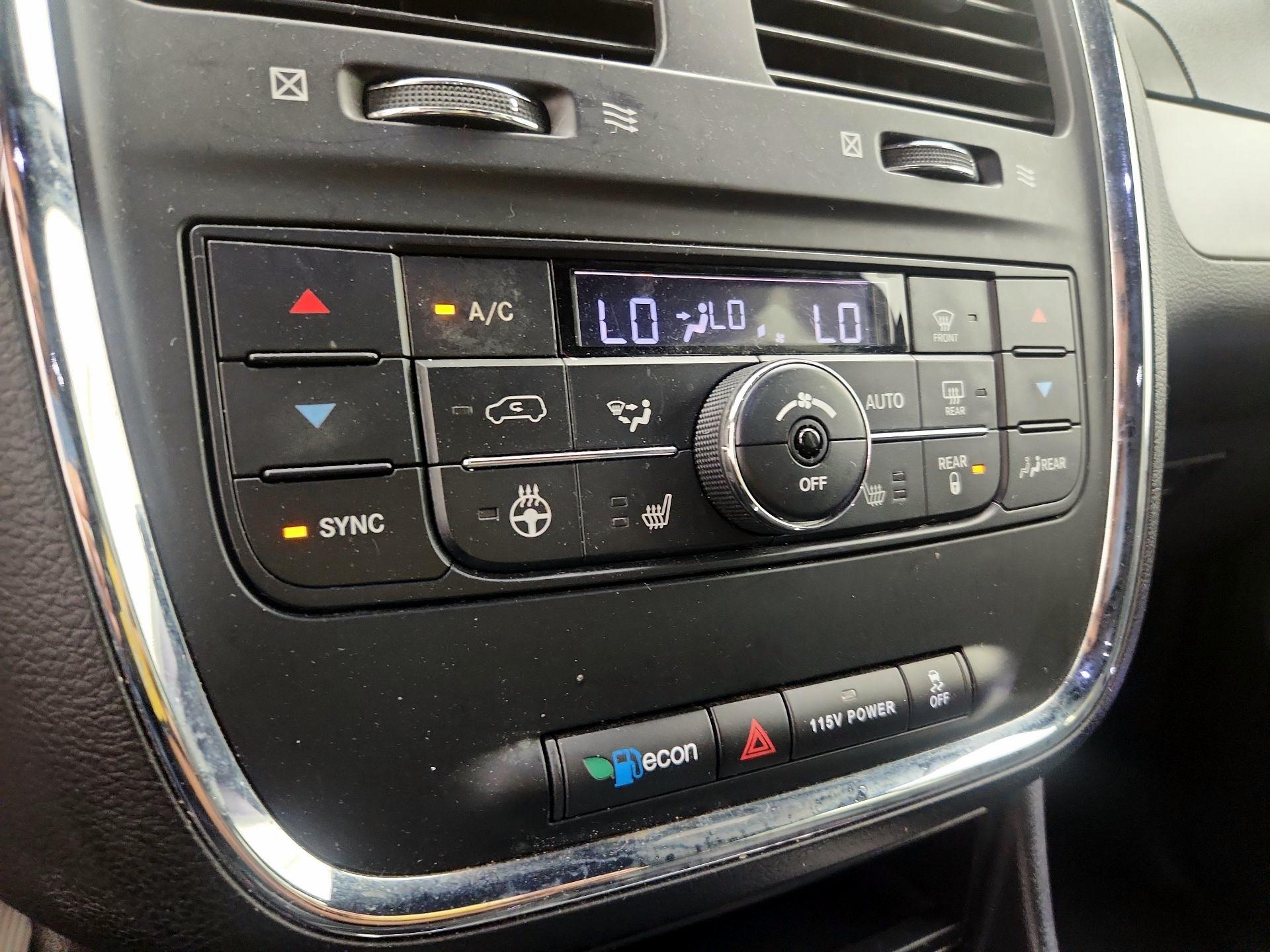 Thumbnail: 2020 Dodge Grand Caravan - 16