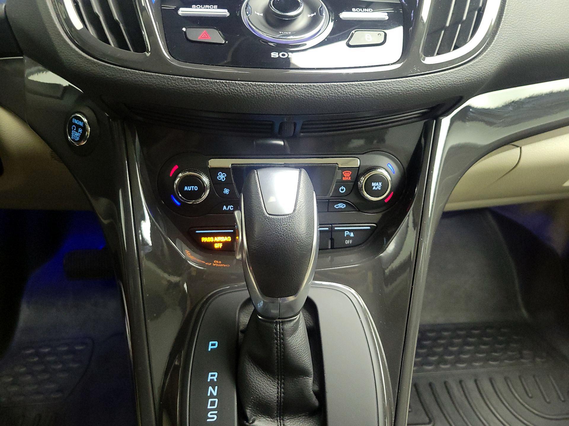 Thumbnail: 2016 Ford Escape - 16
