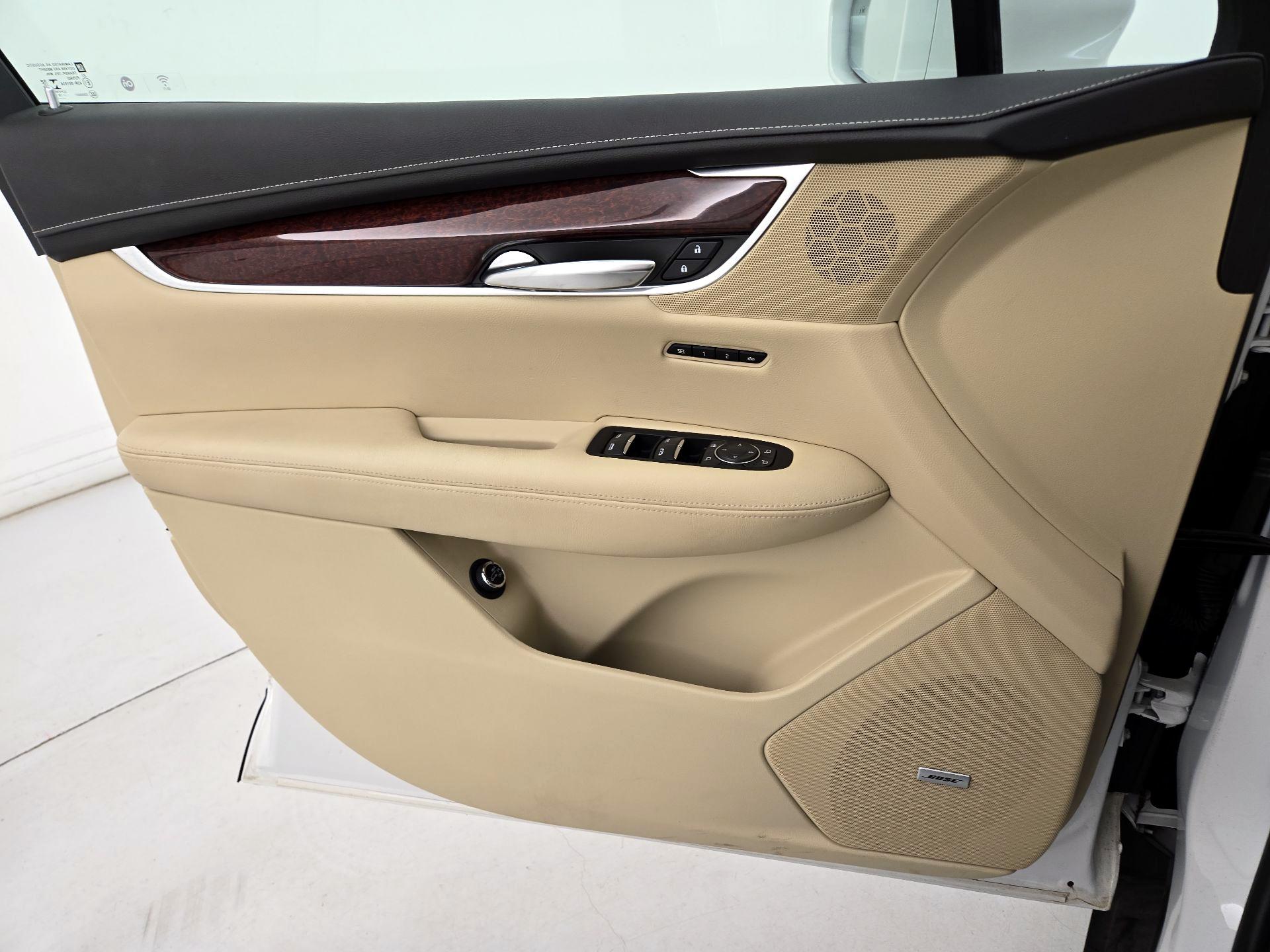 Thumbnail: 2019 Cadillac XT5 - 12