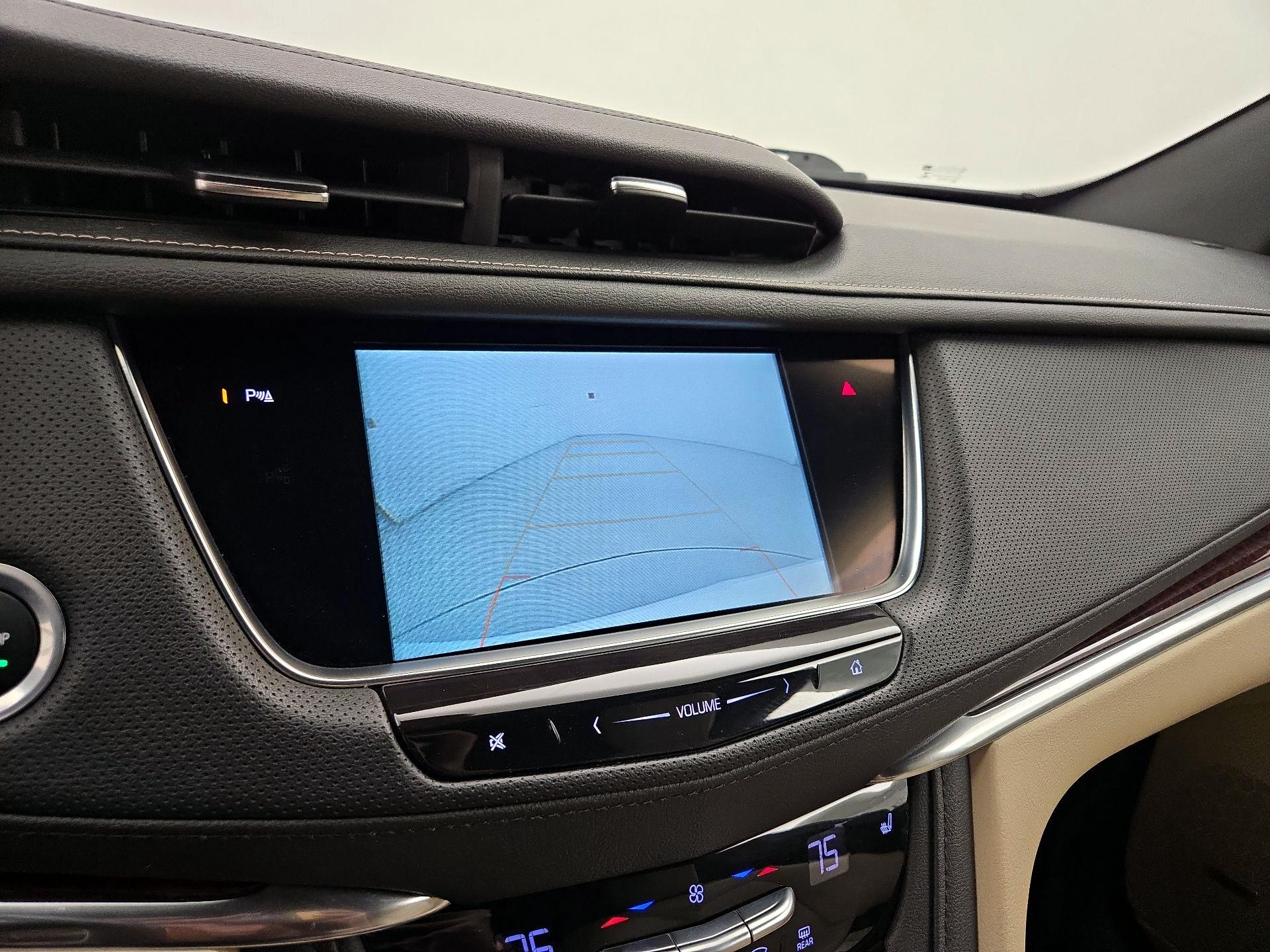 Thumbnail: 2019 Cadillac XT5 - 15