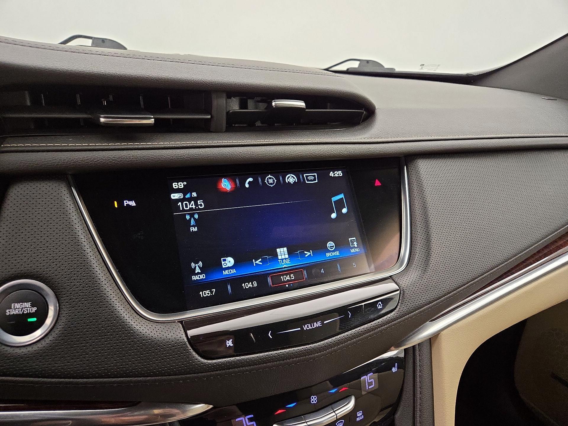 Thumbnail: 2019 Cadillac XT5 - 16