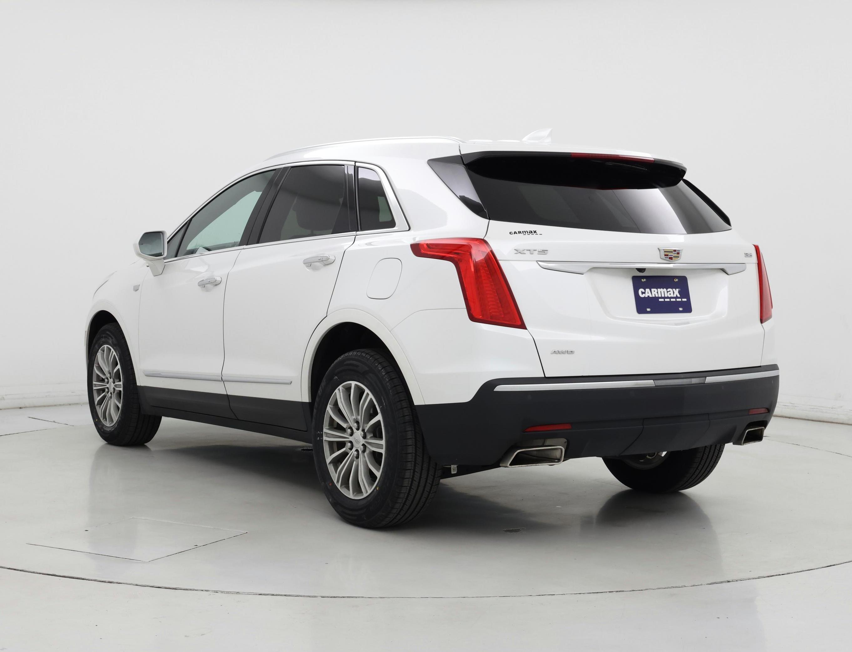 Thumbnail: 2019 Cadillac XT5 - 2