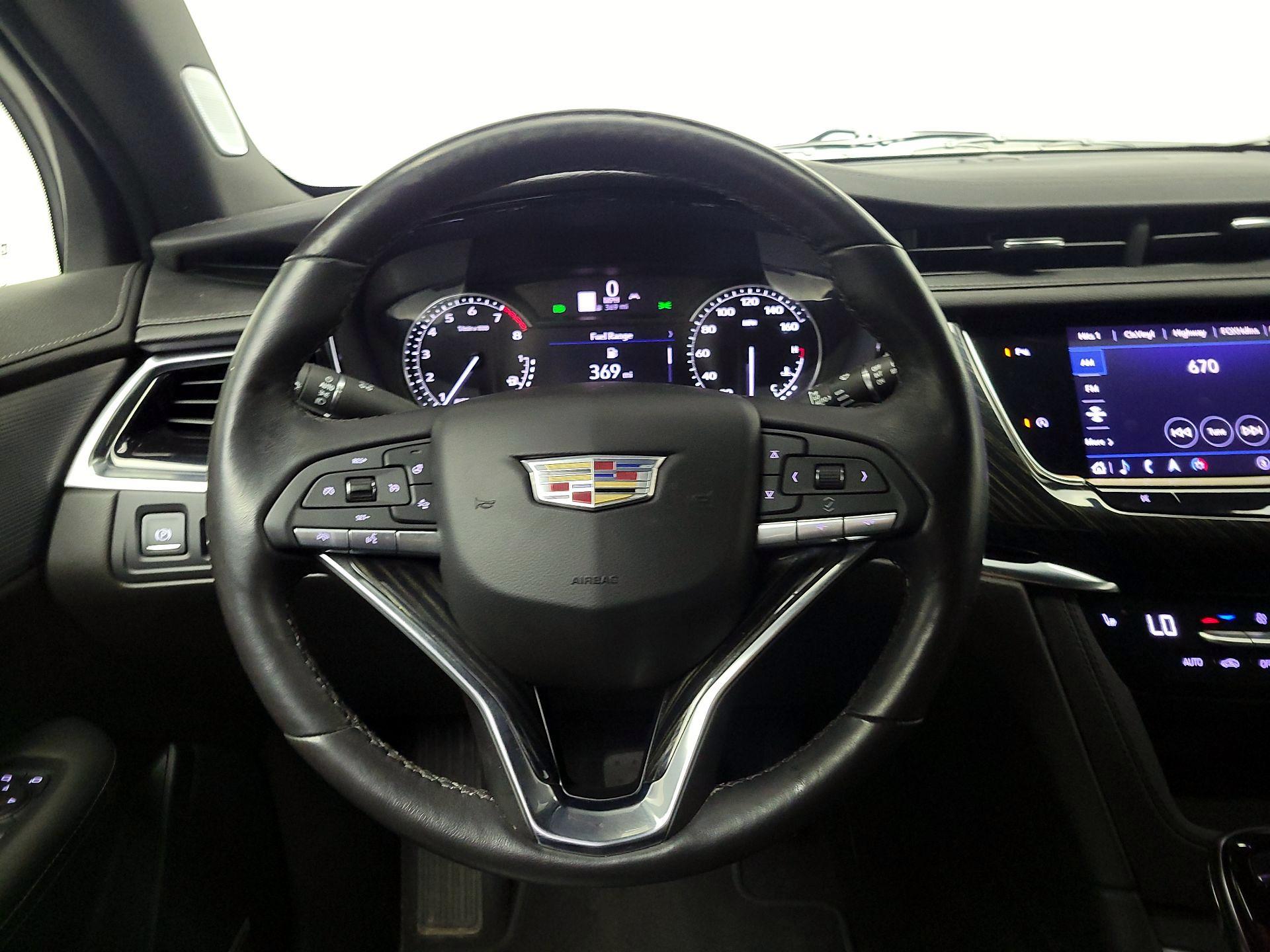 Thumbnail: 2022 Cadillac XT6 - 10