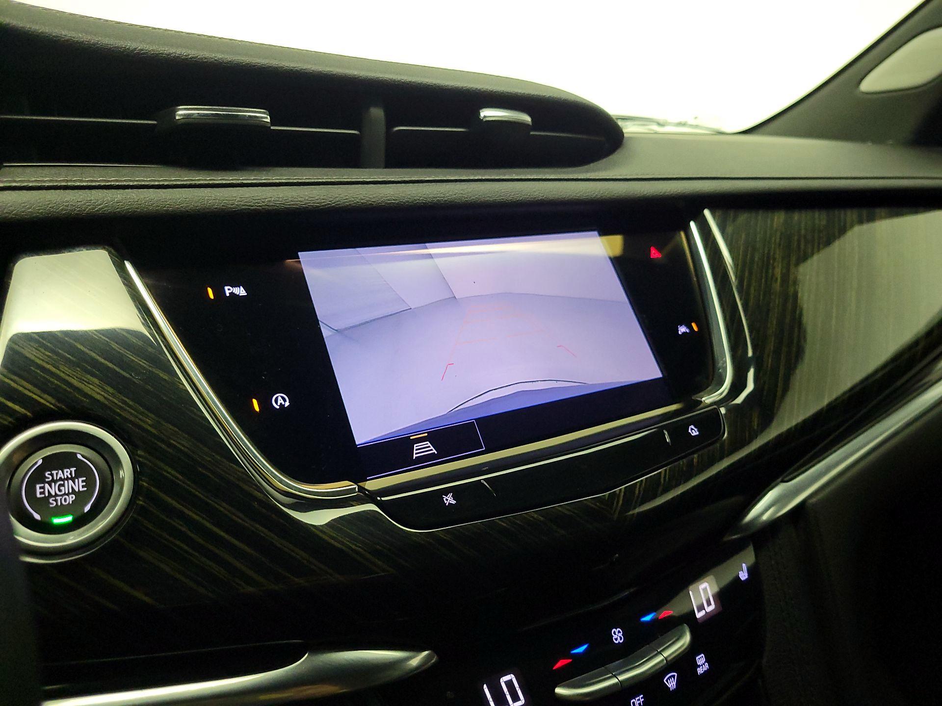 Thumbnail: 2022 Cadillac XT6 - 15