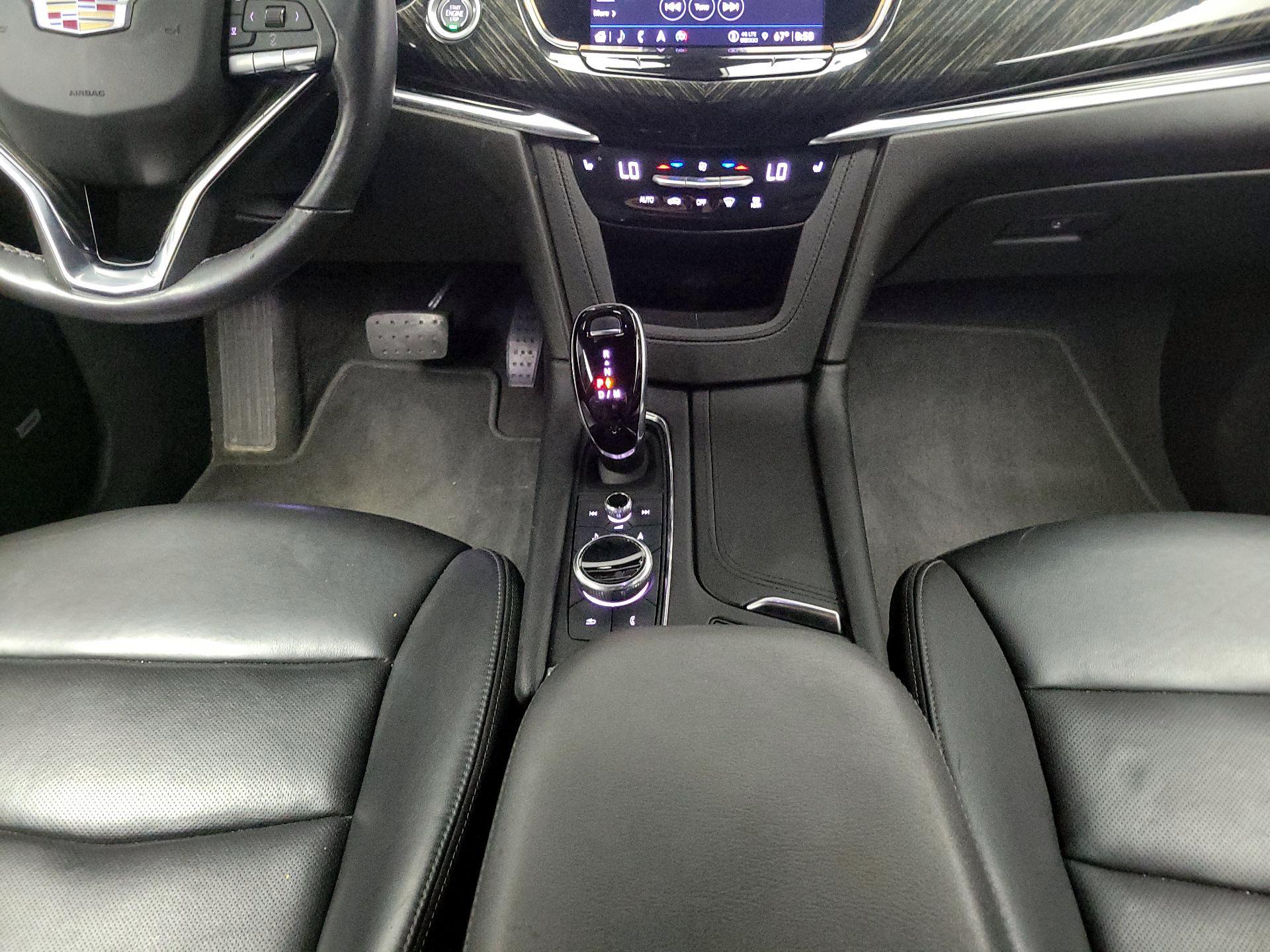 Thumbnail: 2022 Cadillac XT6 - 18