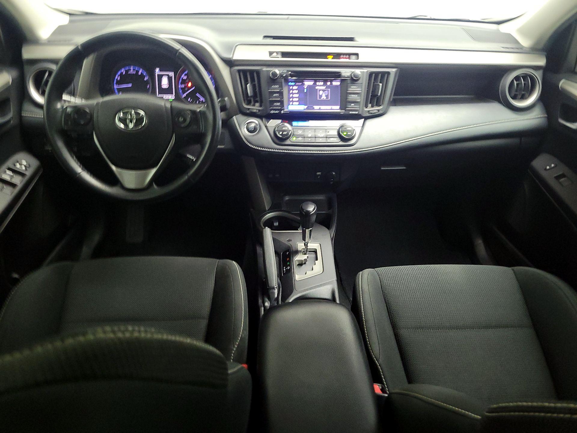 Thumbnail: 2018 Toyota RAV4 - 9