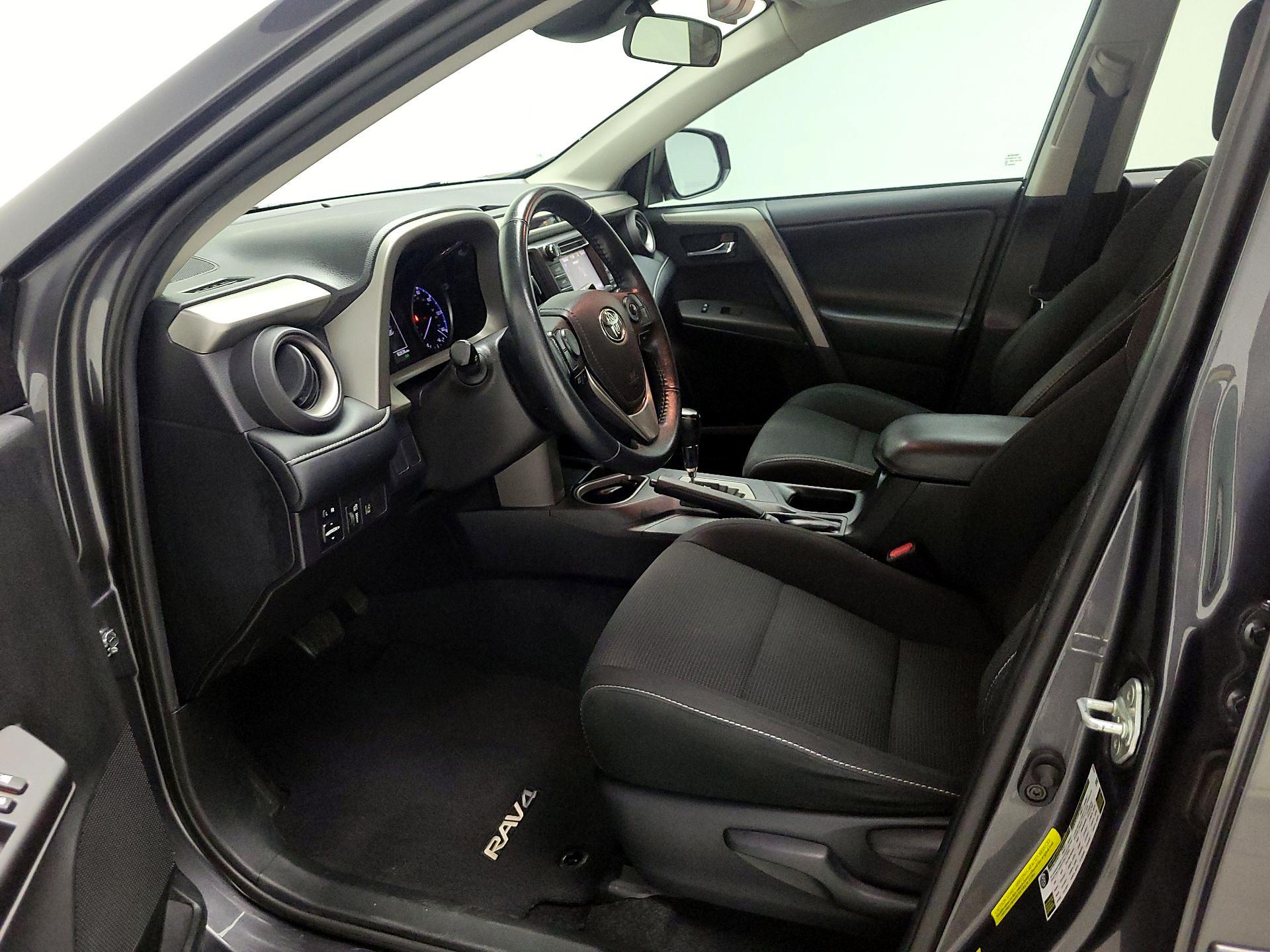 Thumbnail: 2018 Toyota RAV4 - 11
