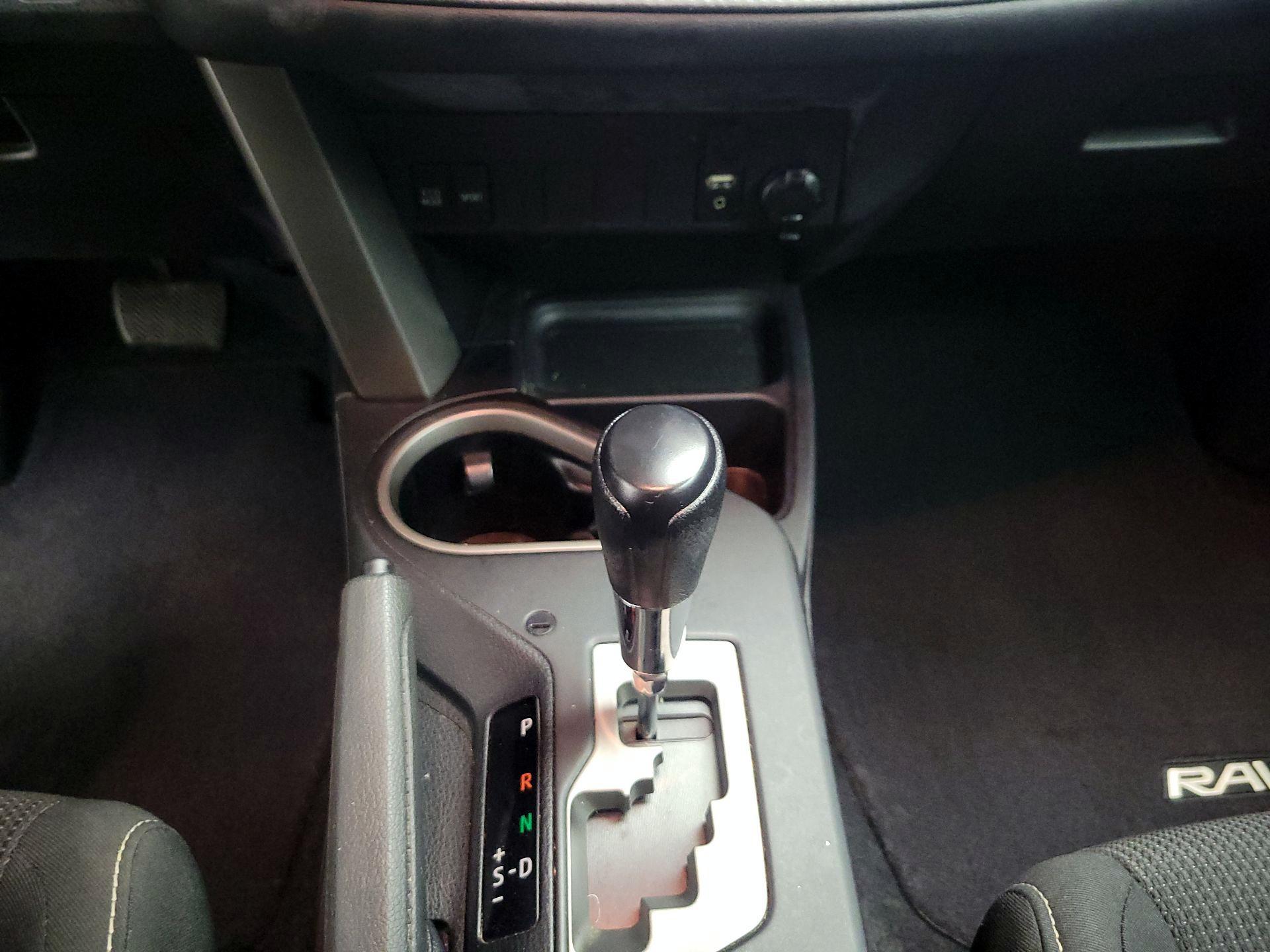 Thumbnail: 2018 Toyota RAV4 - 16