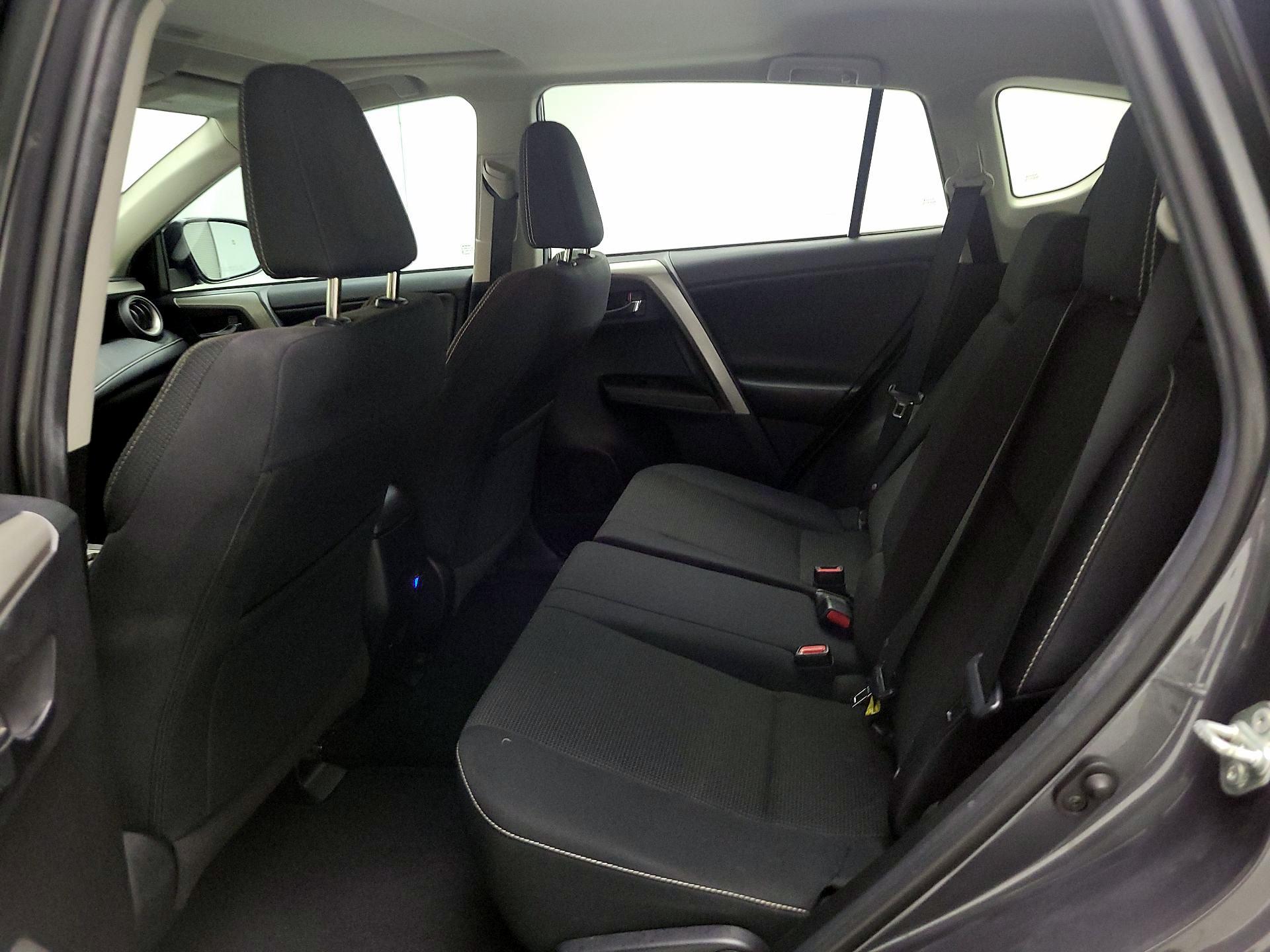 Thumbnail: 2018 Toyota RAV4 - 17