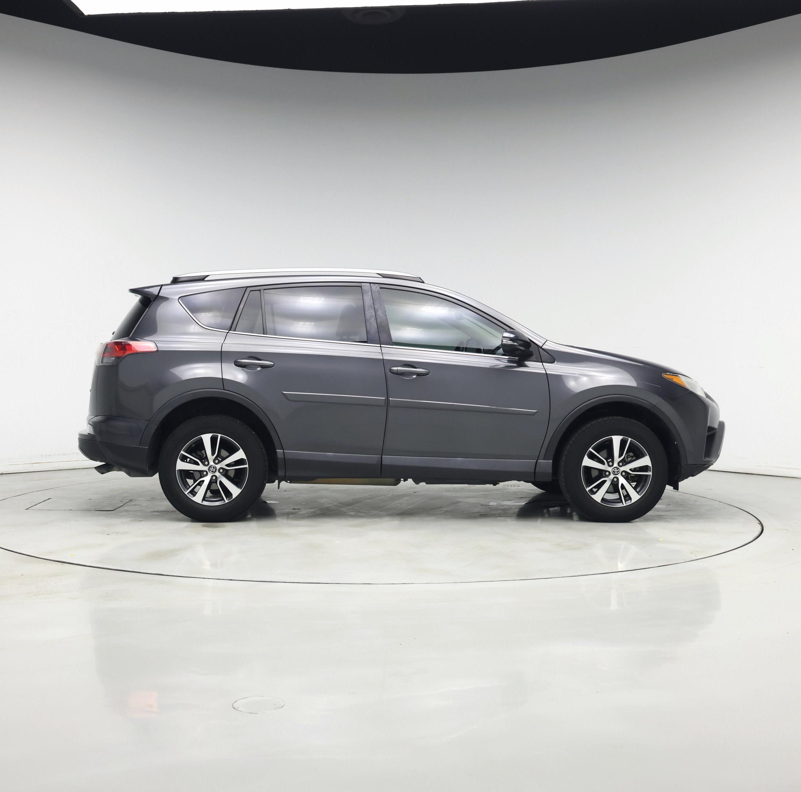 Thumbnail: 2018 Toyota RAV4 - 7