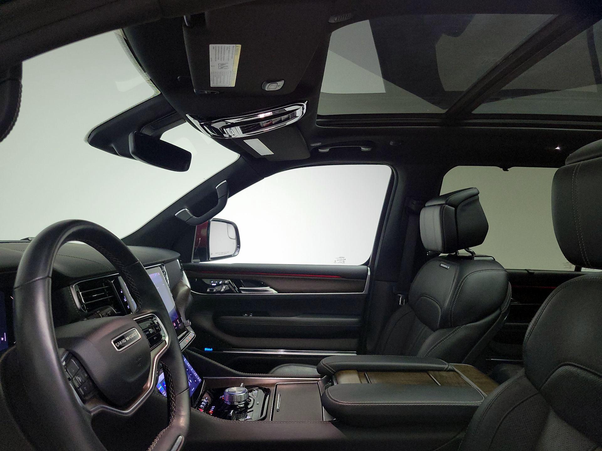 Thumbnail: 2022 Jeep Grand Wagoneer - 20