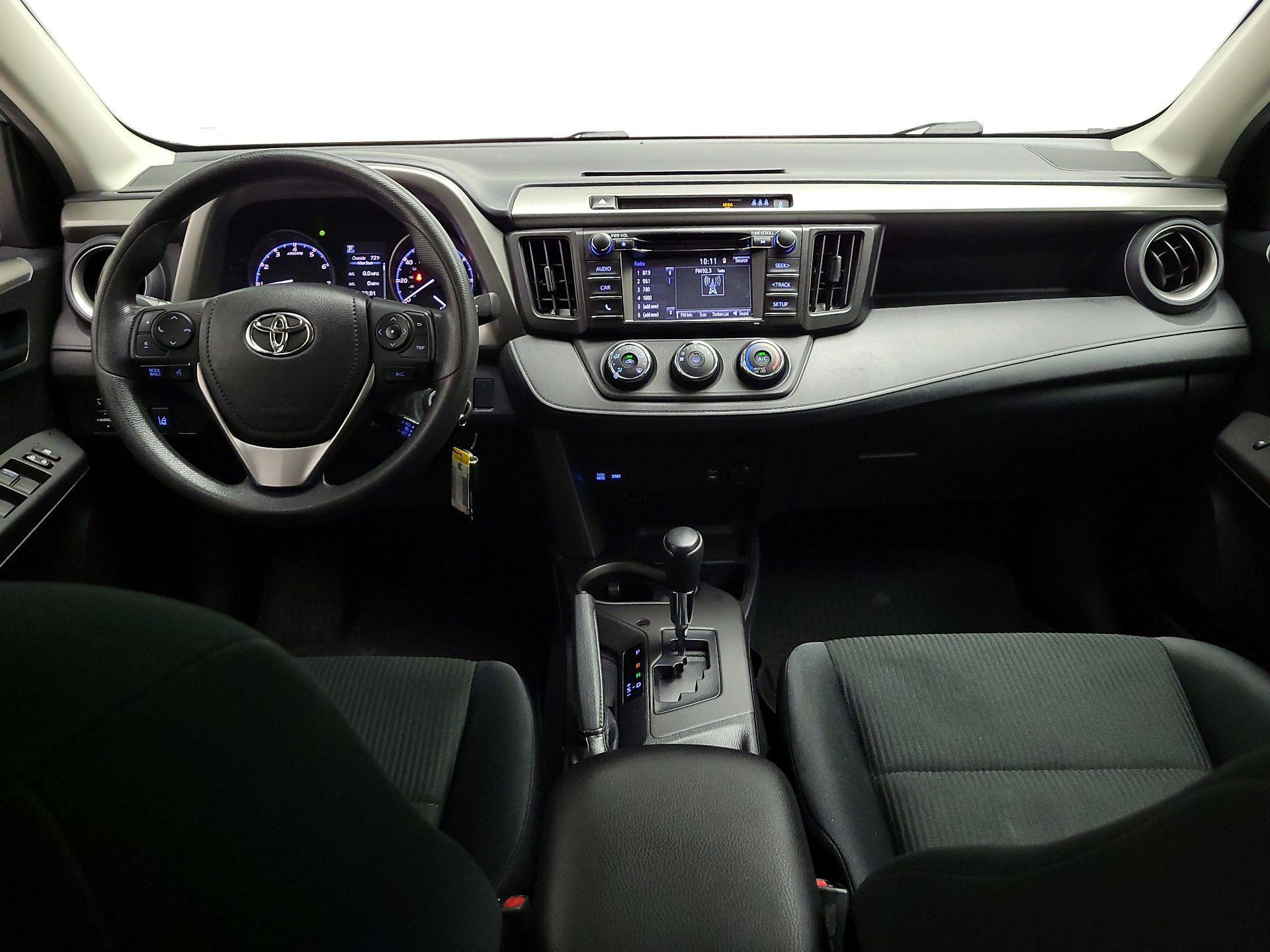 Thumbnail: 2017 Toyota RAV4 - 9