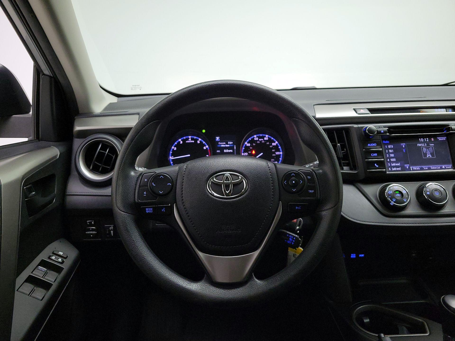 Thumbnail: 2017 Toyota RAV4 - 10