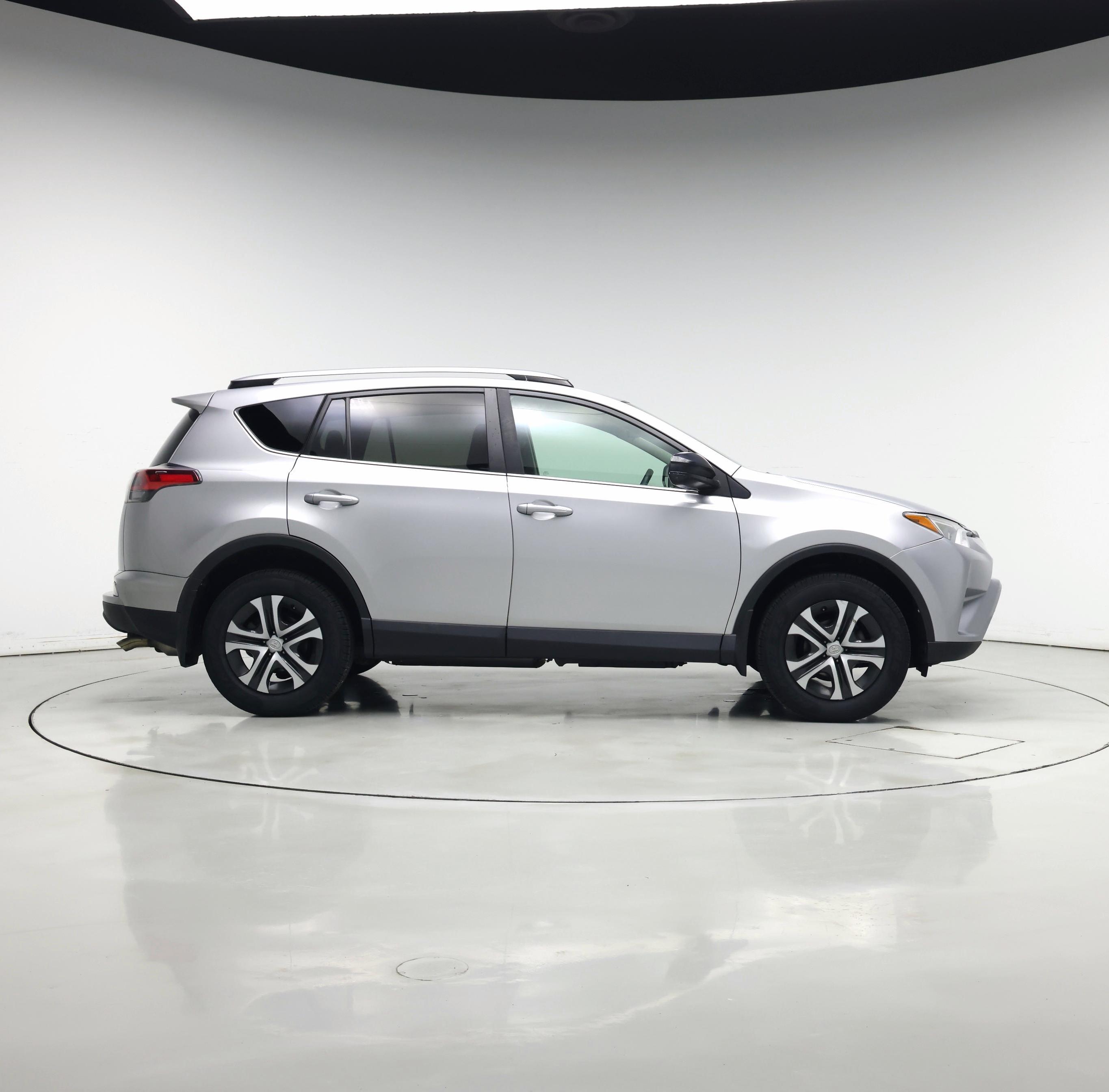 Thumbnail: 2017 Toyota RAV4 - 7