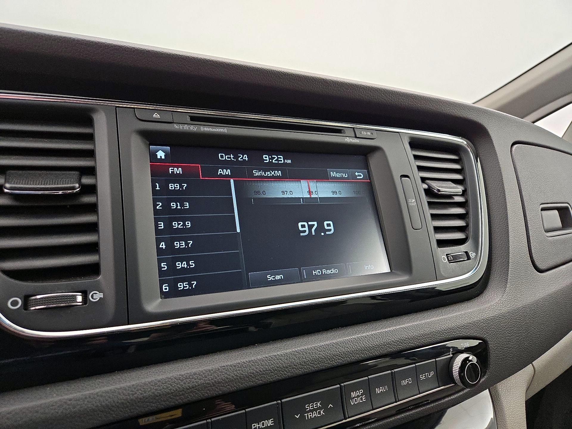 Thumbnail: 2016 Kia Sedona - 16