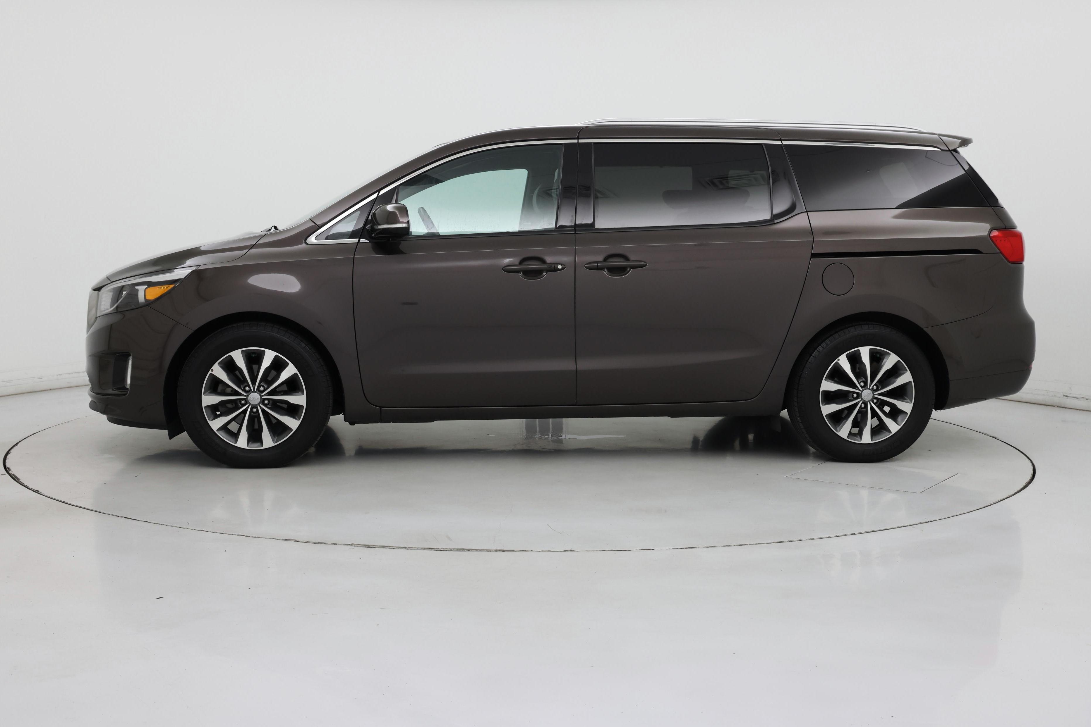 Thumbnail: 2016 Kia Sedona - 3