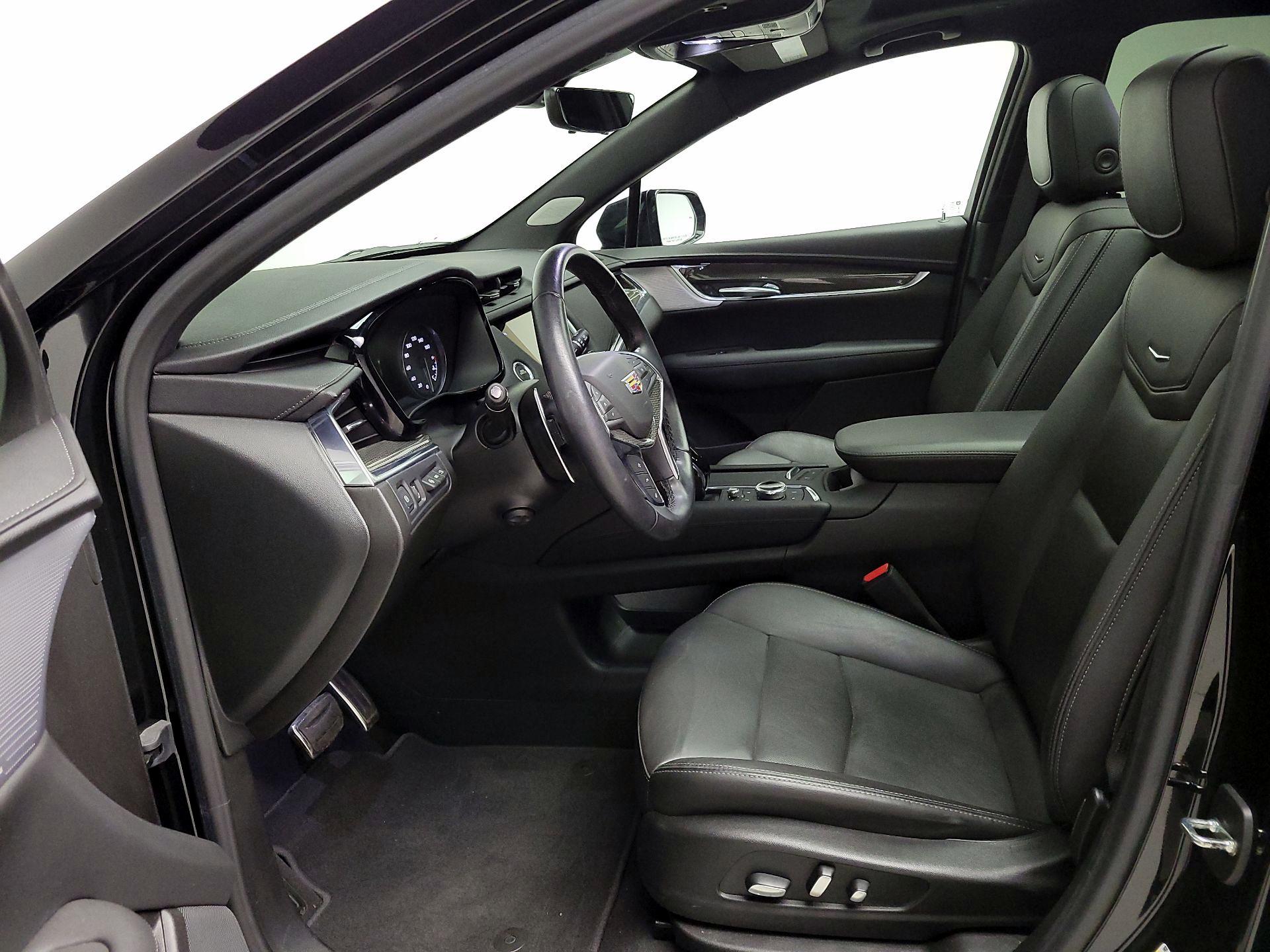 Thumbnail: 2021 Cadillac XT5 - 11